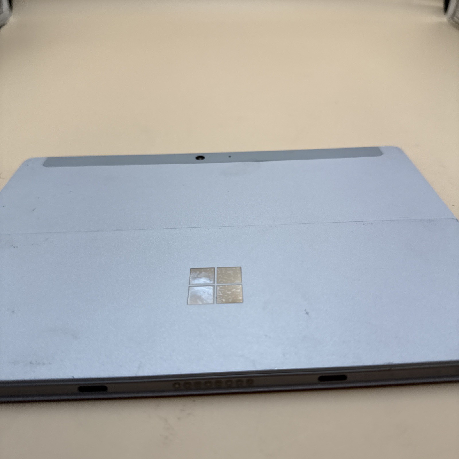 Microsoft 1926 Surface Go 2 10.5″ Pentium 4425Y 1.70Ghz 64GB FOR PARTS