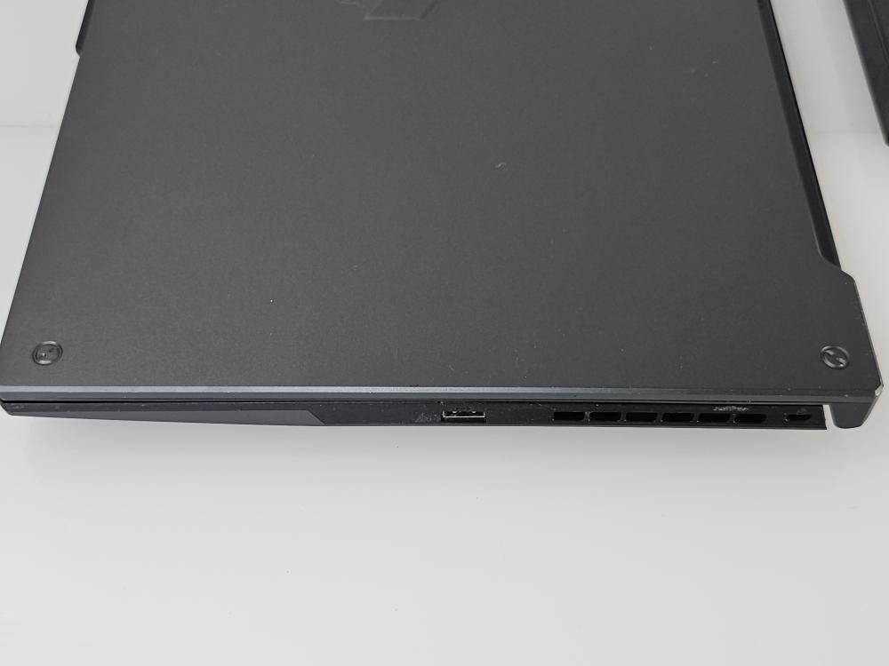 ASUS TUF Gaming F17 Laptop 3050 Geforce 512GB 16GB Intel i5 2.50 GHZ (AM1096901)