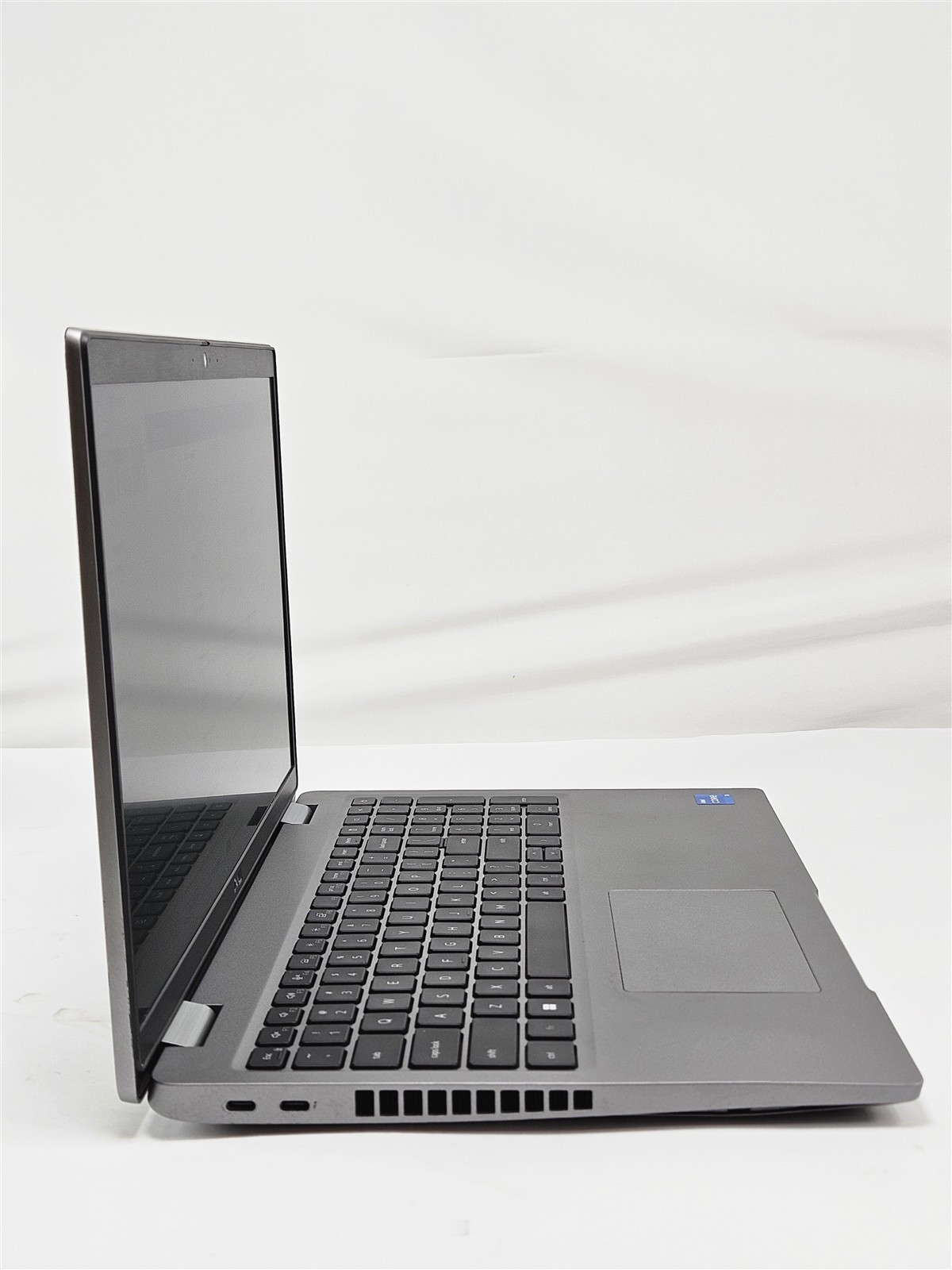 Dell Latitude 5530 15.6″ Core i5-1235U 16GB 256GB SSD Intel UHD business