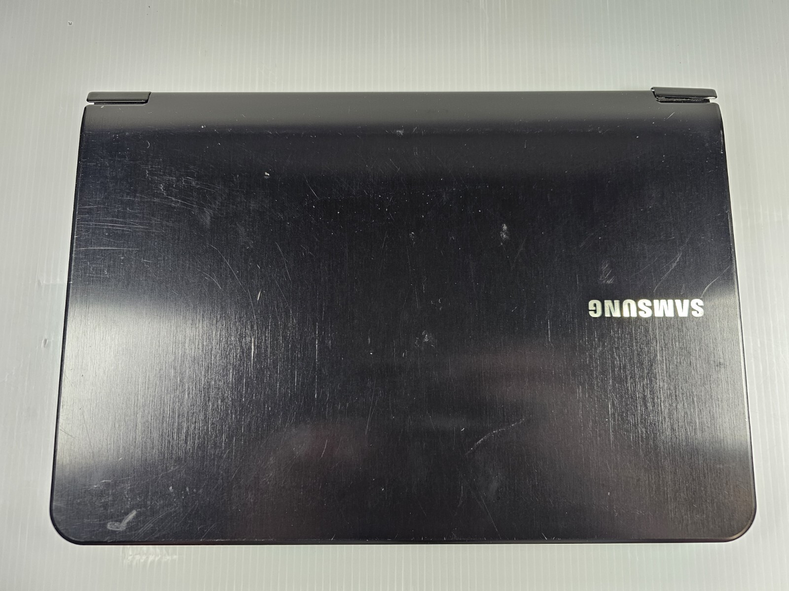 Samsung 900 Intel Core i5-2537M 1.4GHz 4GB NO HDD LAPTOP
