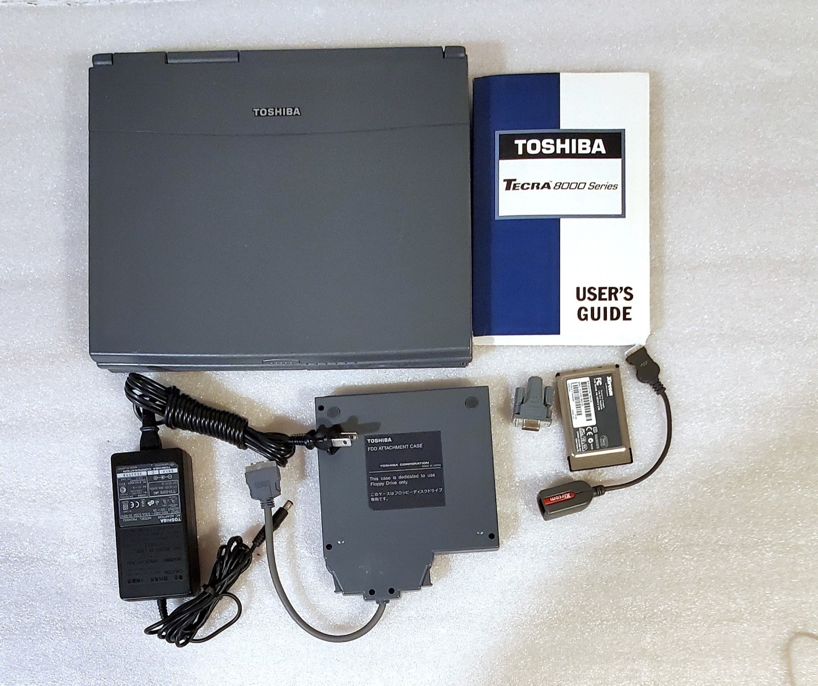 Vintage Toshiba Tecra 8000 Laptop – Pentium II Win98, w/Manual, Boots & Working