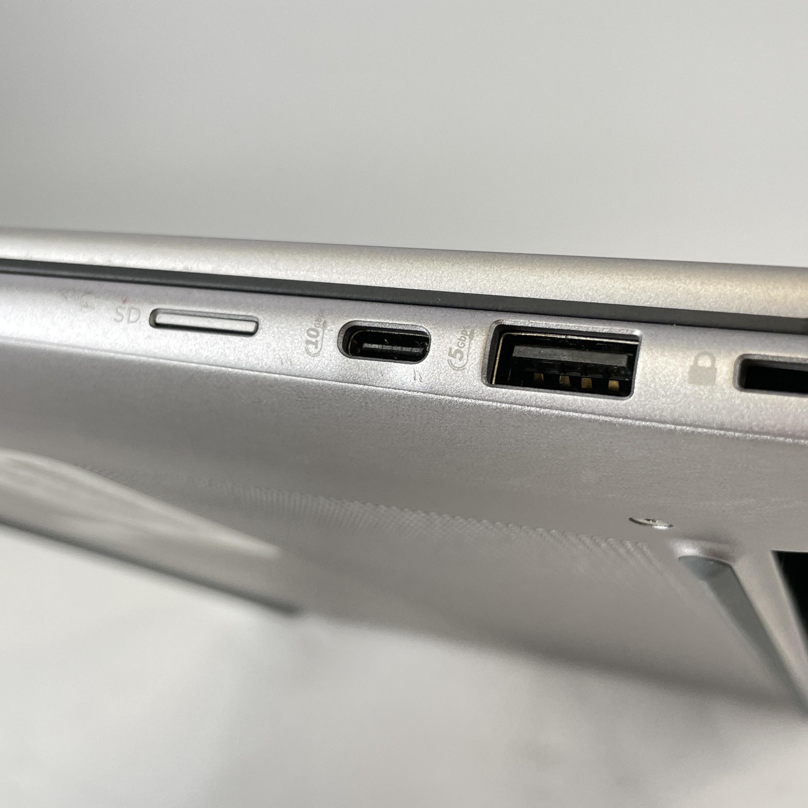 HP ZBook Studio 16 G11 UHD+ 1.4 GHz Ultra 7 165H 32GB 512GB SSD RTX 1000 Ada