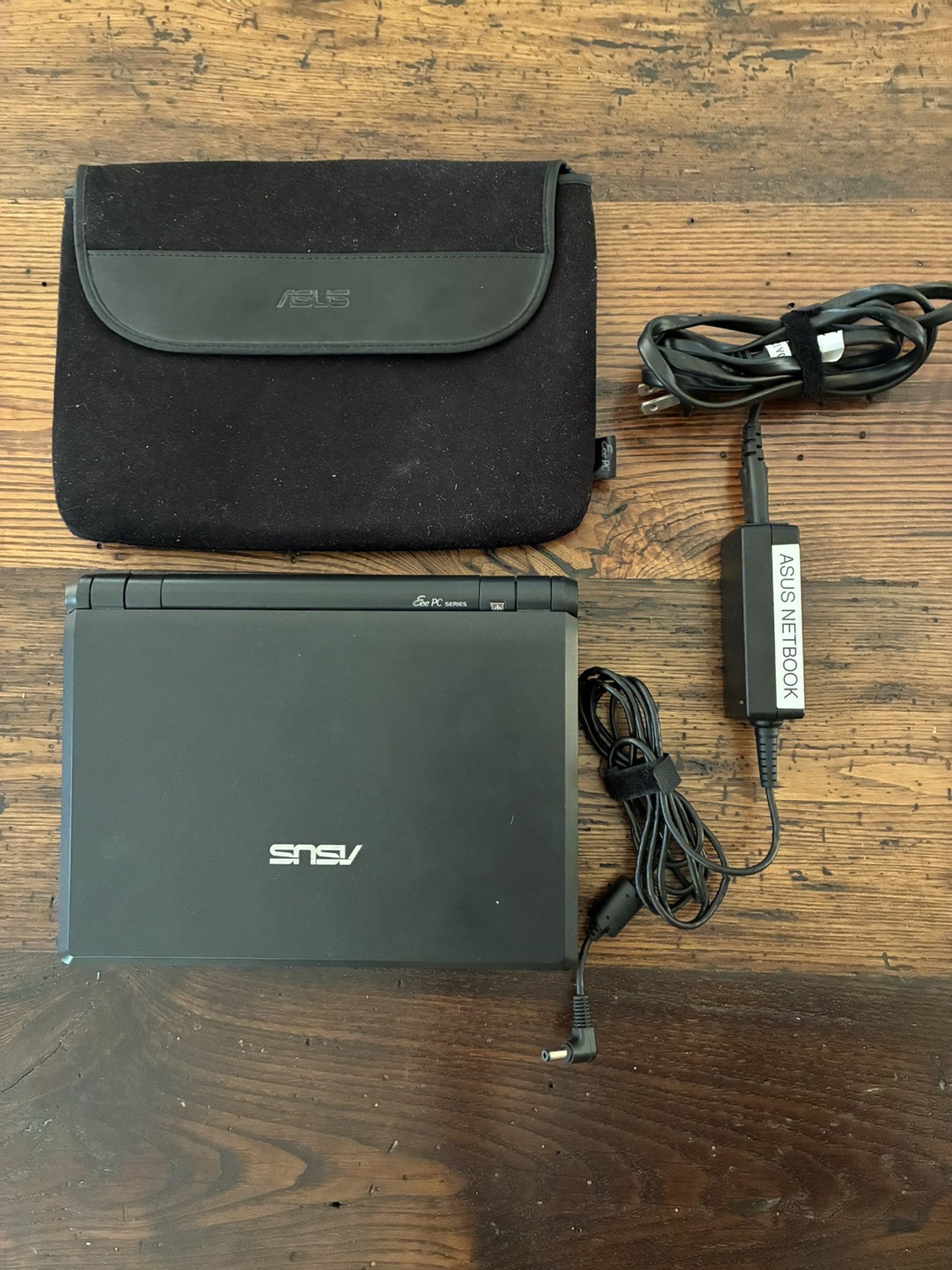 ASUS Eee PC 900 Black Netbook Computer Intel 2GB Ram 15GB SSD Charger Linux