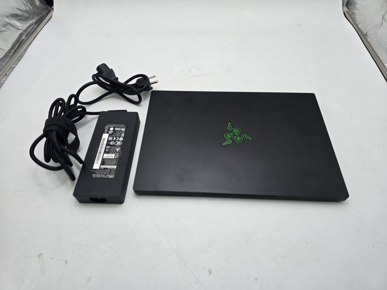 RAZER BLADE 14″ QHD AMD RYZEN 9 5900HX 16GB 1TB SSD WINDOWS 11 HOME – BLACK