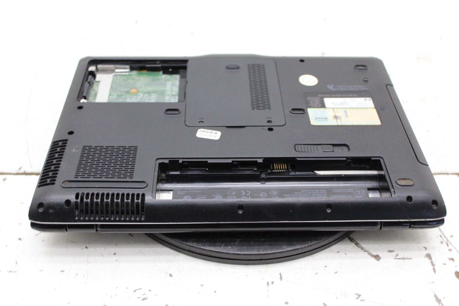 HP Pavilion dv6915nr Laptop AMD Turion 64 x2 3GB Ram No HDD or Battery