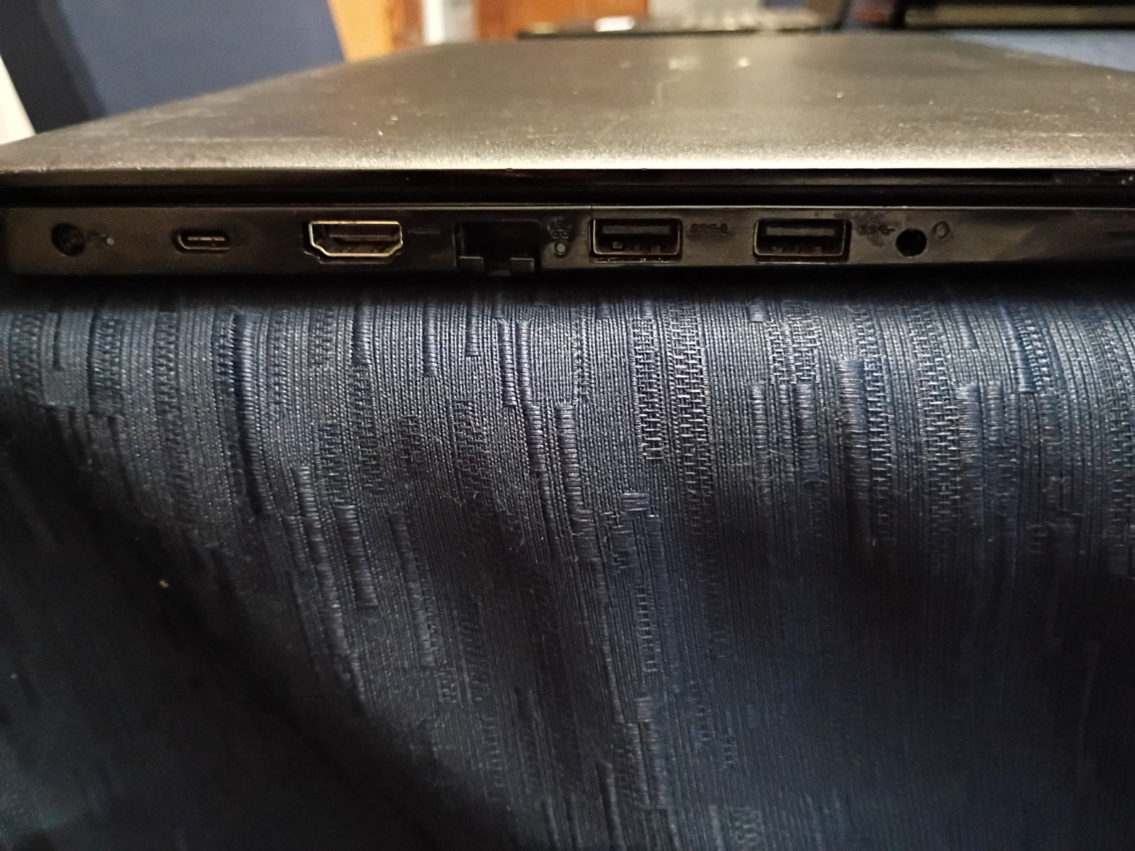 Dell Latitude 3500 15.6″ 256 GB SSD, i7-8565U, 1.80GHz, 16 GB DDR4 RAM