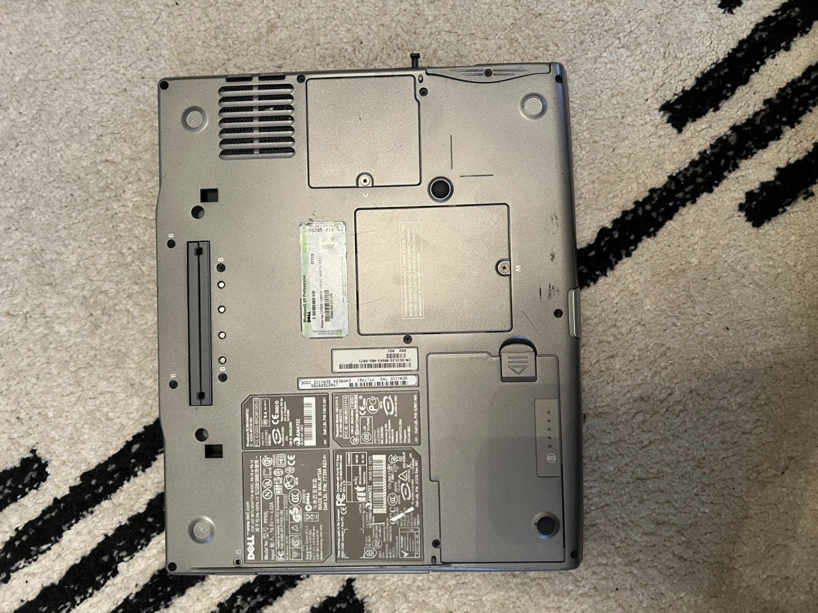 Vintage Dell Latitude D600 and Apple iPad 1st Generation 64GB SILVER