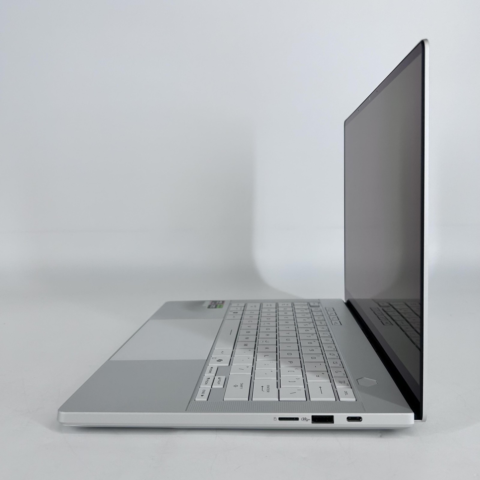 Asus ROG Zephyrus G14 GA403 14 QHD+ 2.GHz Ryzen AI 9 HX 370 32GB 1TB RTX 5070 Ti