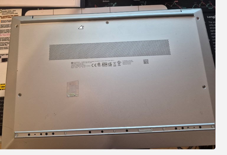 HP EliteBook 830 G8 i7-1185G7 NO RAM, NO SSD, No AC (359Y9UT) For parts