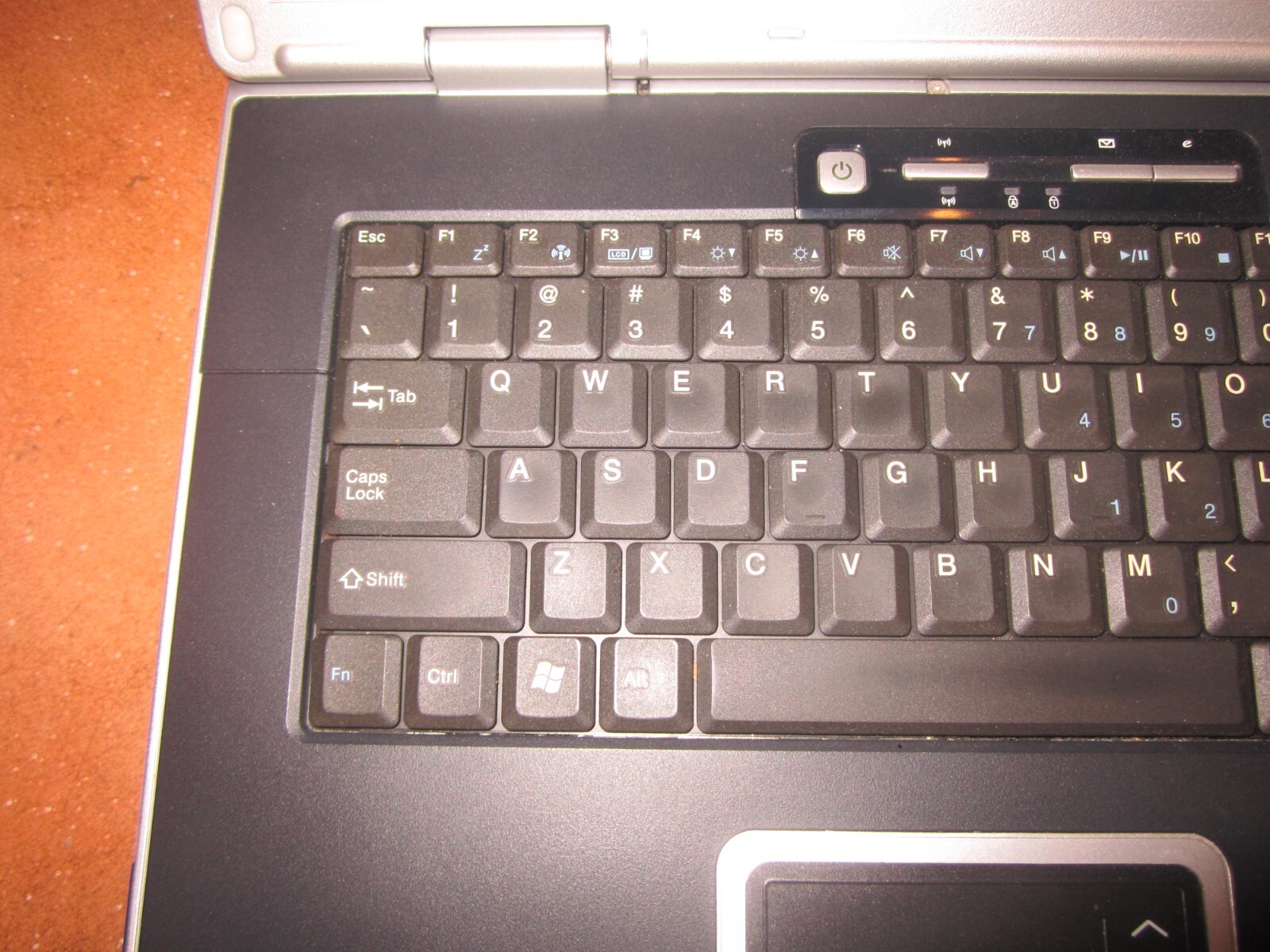 QCI QCOM CS10 KN1 Laptop 2GBRAM NoHD Boots to BIOS SCREEN INTACT NoCORD – PARTS