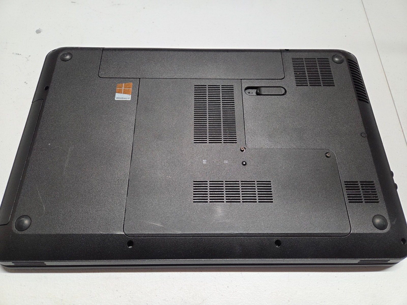 Compaq Presario CQ58 AMD C-60 1Ghz Dual-Core APU 2GB RAM NO HDD HEALTHY BATTERY