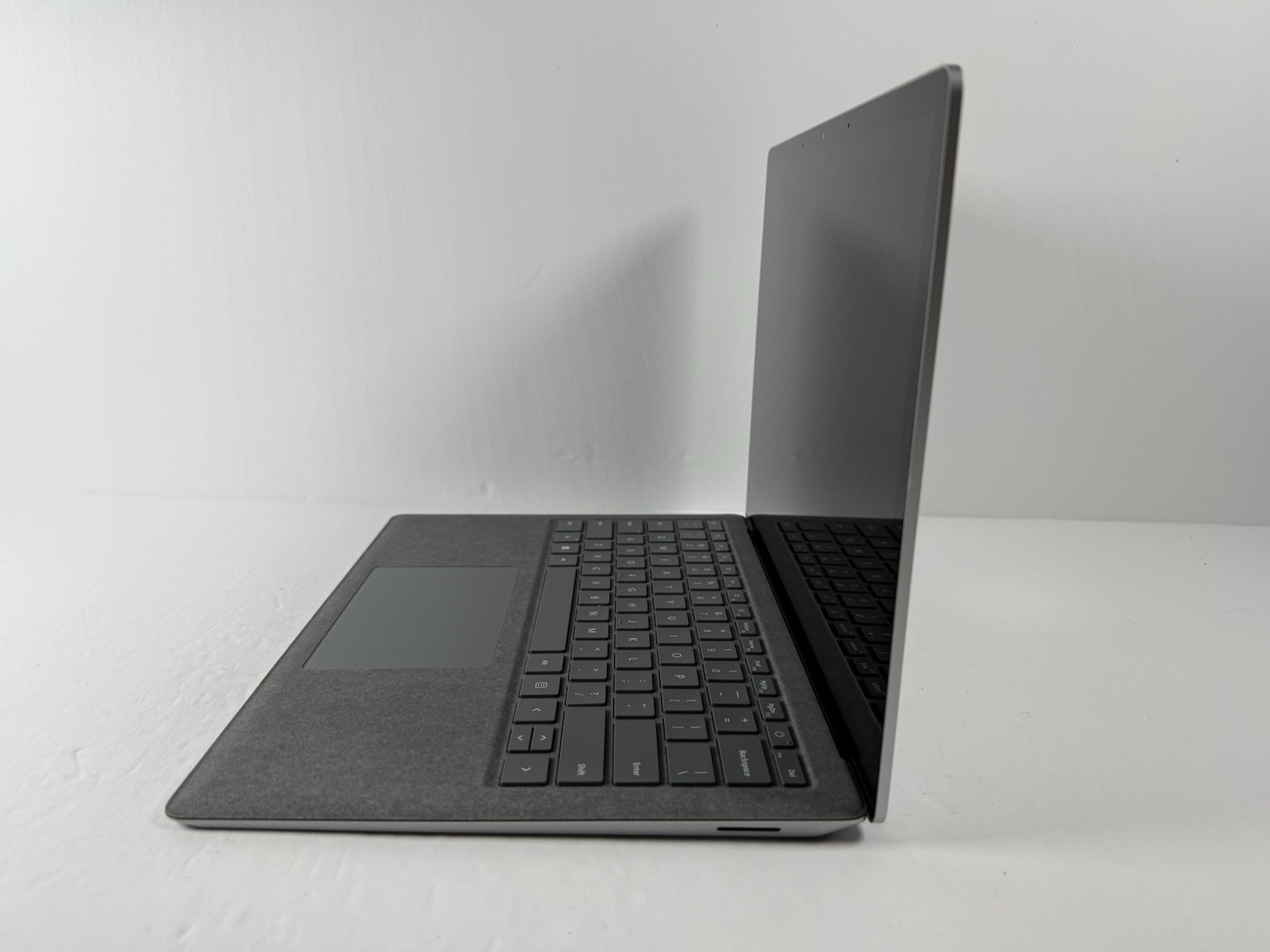 Microsoft Surface Laptop 5 13.5” 1950 Intel Core i7-1265U 16GB RAM 512GB NVME
