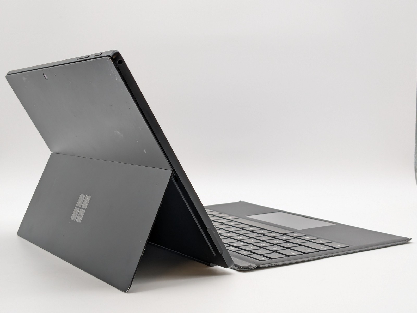 Microsoft Surface Pro 7+12″ 2736 x 1824 Touch I7-1165G7 16GB Palmrest *READ*