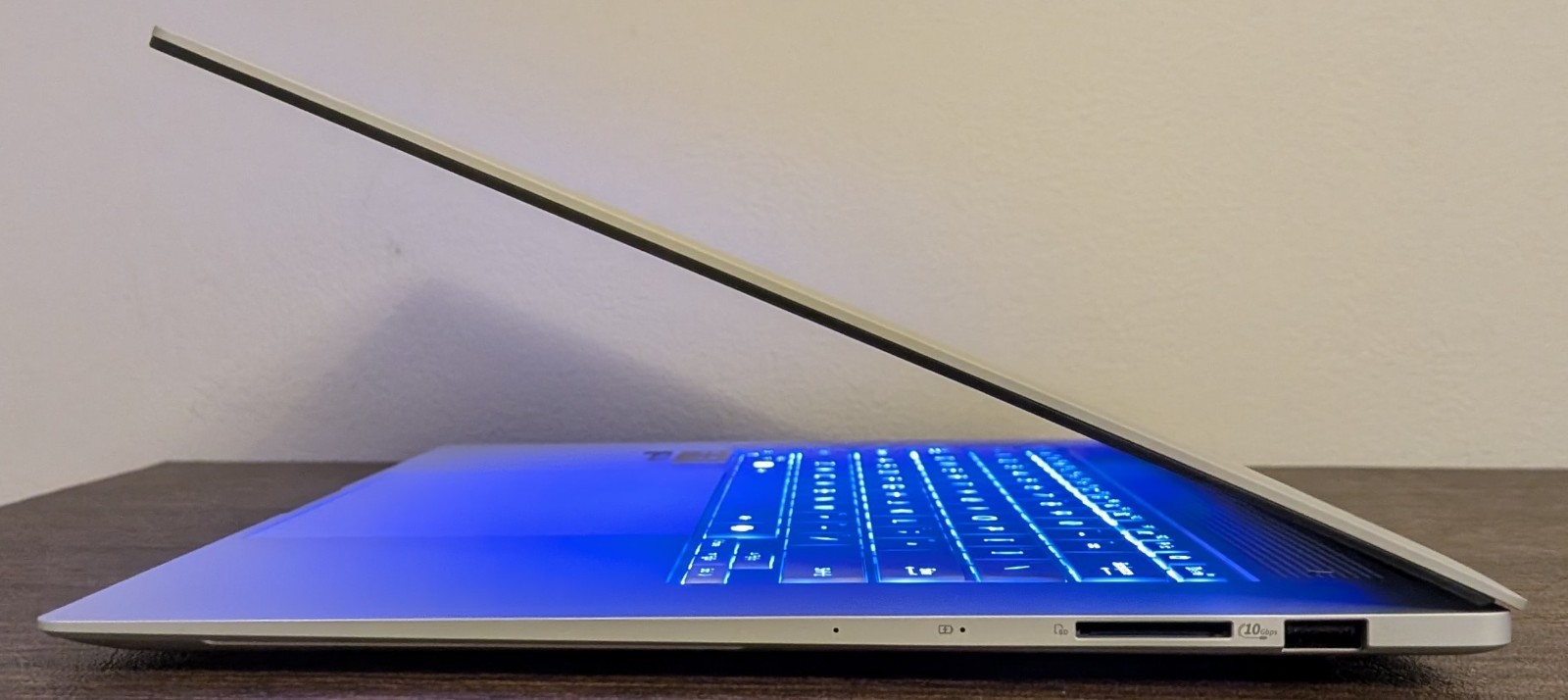 ASUS Zenbook S 16 3K 120Hz OLED Touch (Ryzen AI 9 365, 24GB RAM, 1TB SSD) White