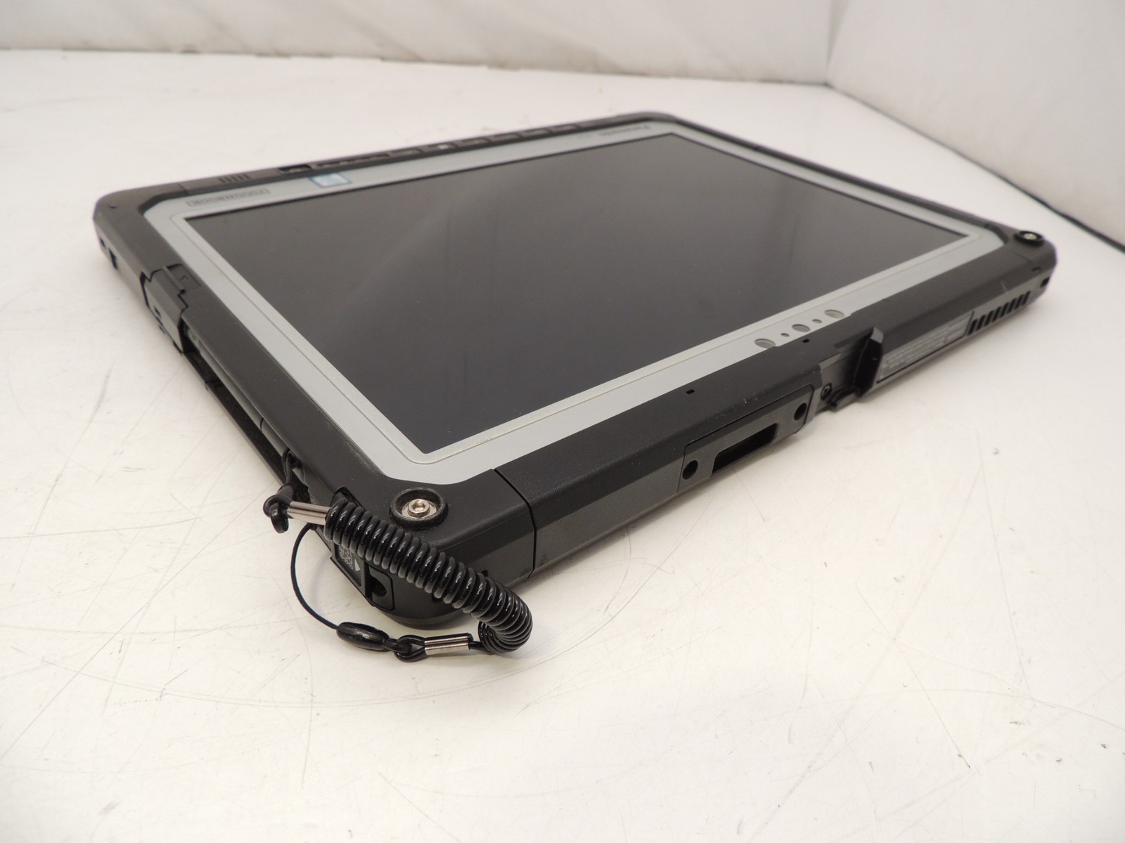 Panasonic Toughbook CF-33 Mk1 12″ i5 7300U 16GB 512GB LTE Windows 10 25980 Hrs