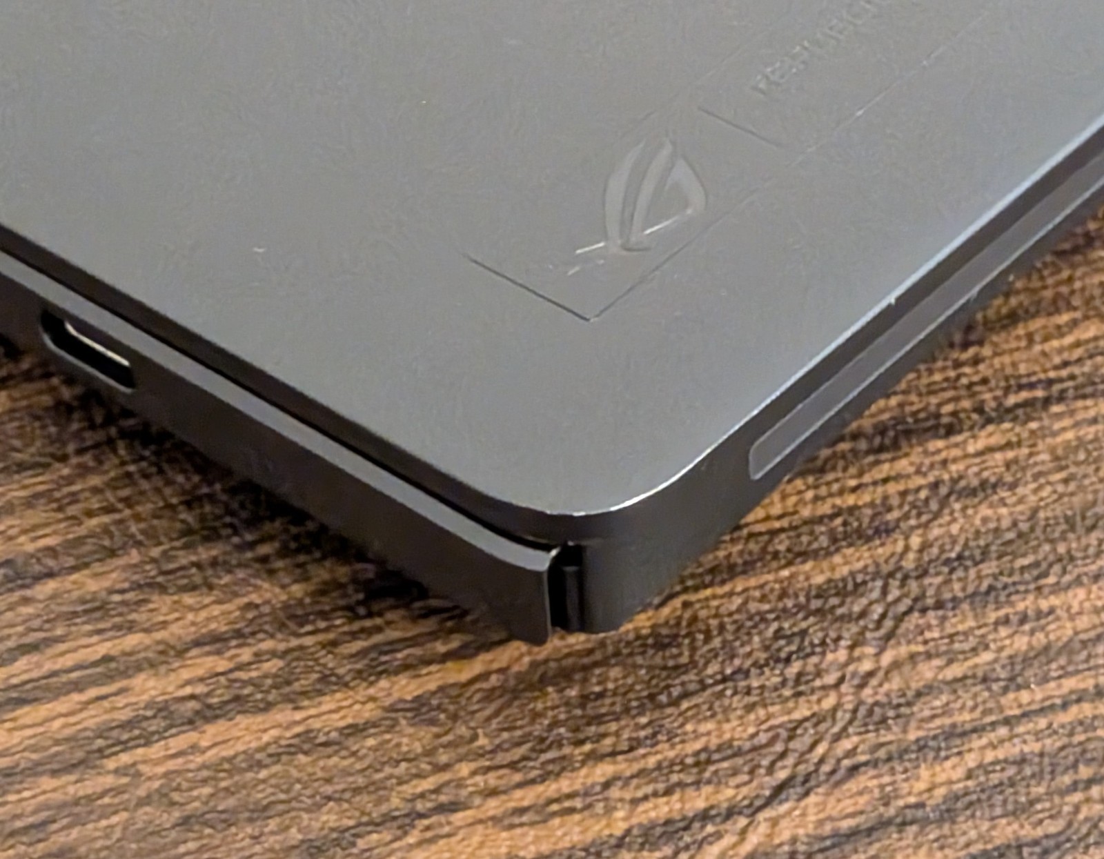 ASUS ROG Zephyrus G16 OLED (Core Ultra 9 185H, 16GB/1TB SSD, RTX 4070) Laptop