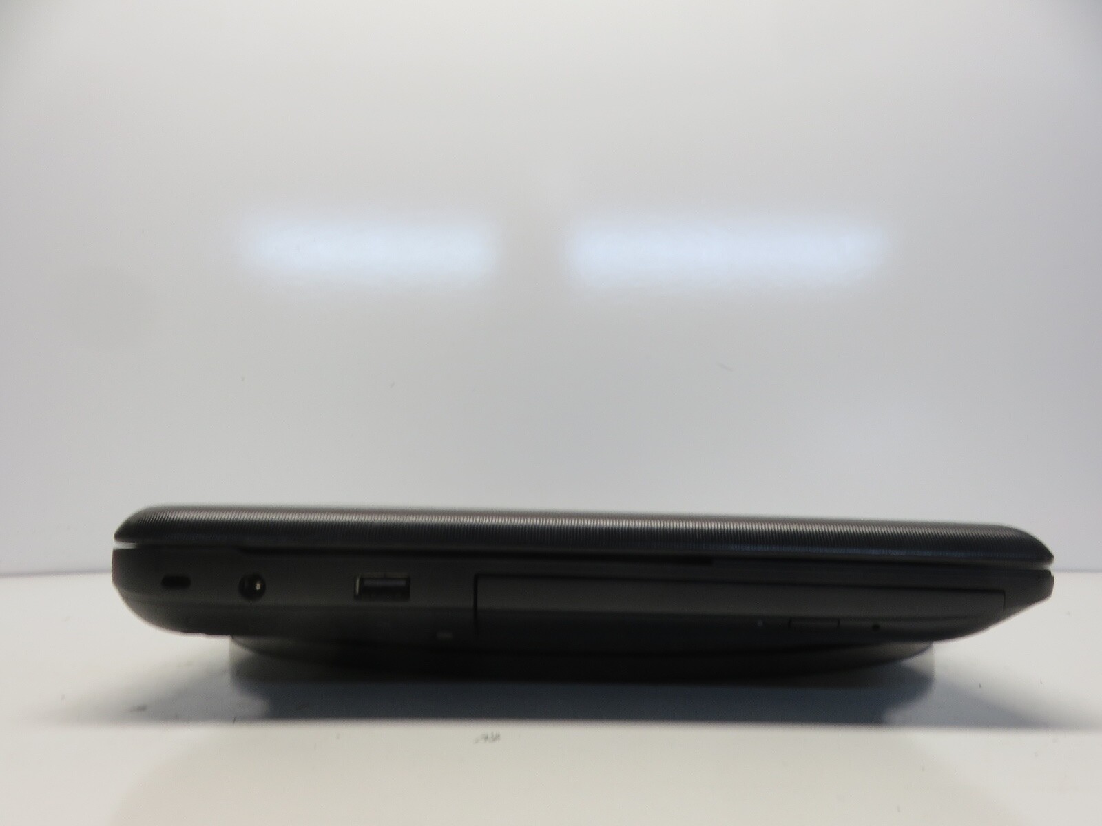Toshiba Satellite C55-A5201 AMD E1-1200 1.4GHz 4 GB NO HDD No Batt