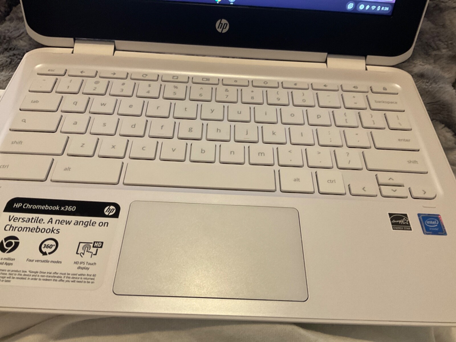 Barley used Chromebook hp x360 model 11 Color: White with a black trim GB:32