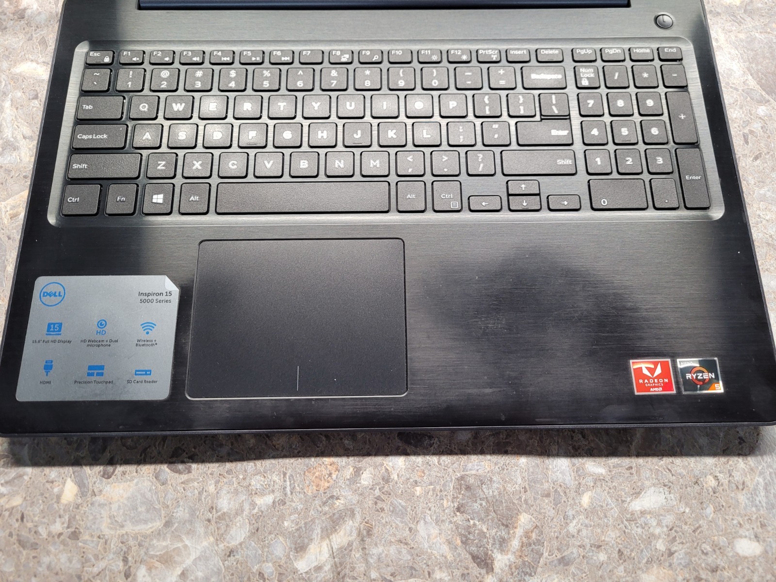 Dell Inspiron 5575 15.6″ FHD Ryzen 5 2500U 2GHz 8GB 256GB SSD Win 11