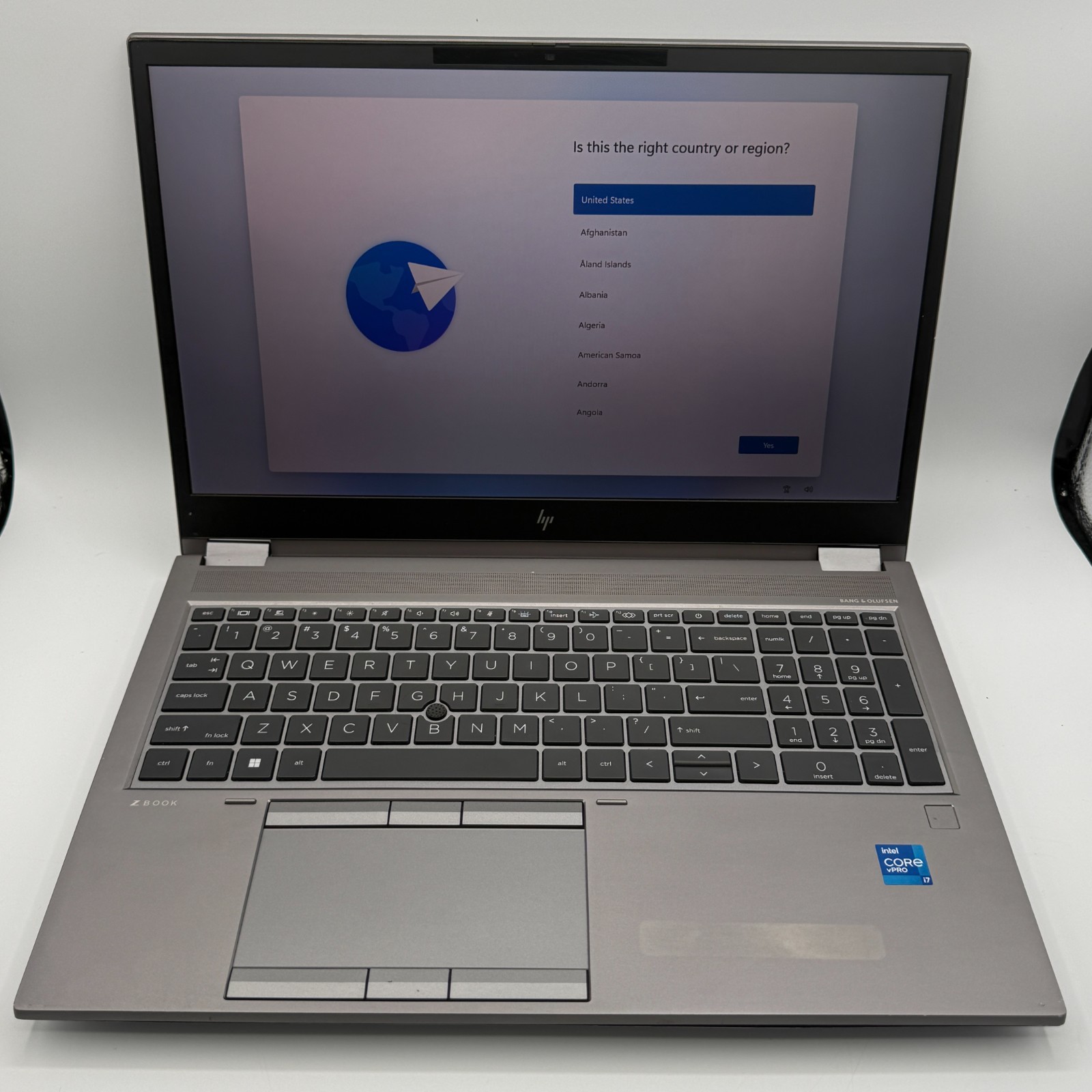 HP ZBook Fury 15.6″ G8 Mobile Workstation i7-11850H 48GB RAM 256GB SSD RTX A3000