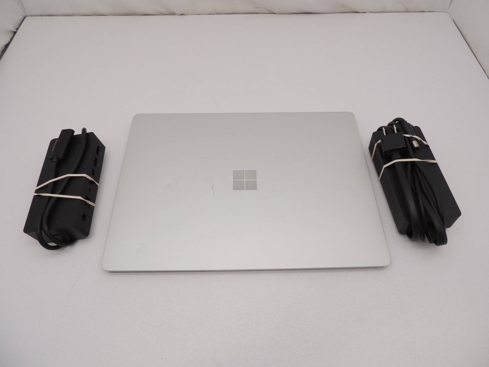 Microsoft Surface Laptop 1st Gen 1769 i5 7300U 8GB 128GB Windows 10 Pro Laptop