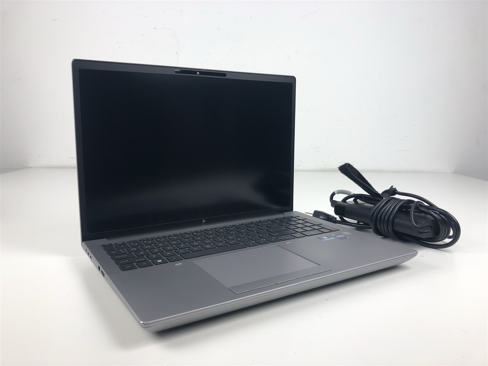 HP ZBook Fury 16 G9: Intel Core i7-12850HX 2.1GHz – 32GB – 1TB – RTX A3000