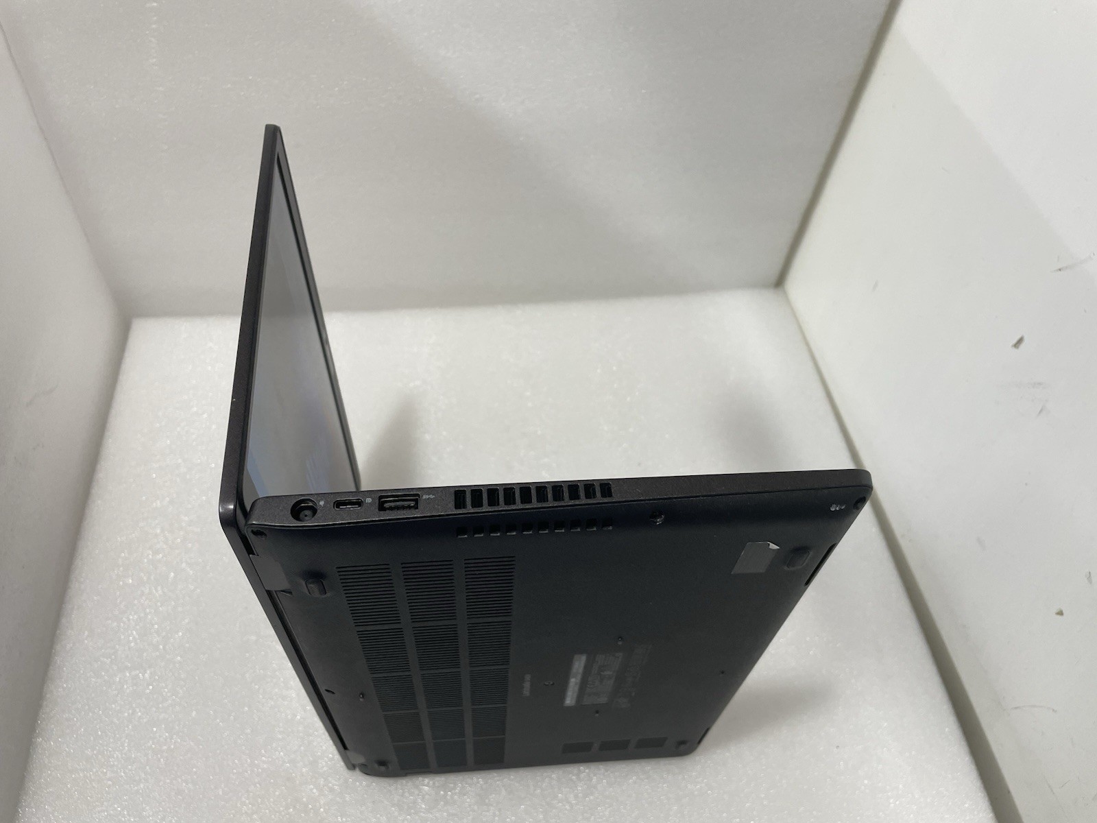 Dell Latitude 5400 256gb Nvme Win 11 i7-8665u 4 Core 2.11ghz 16gb RAM HDMI