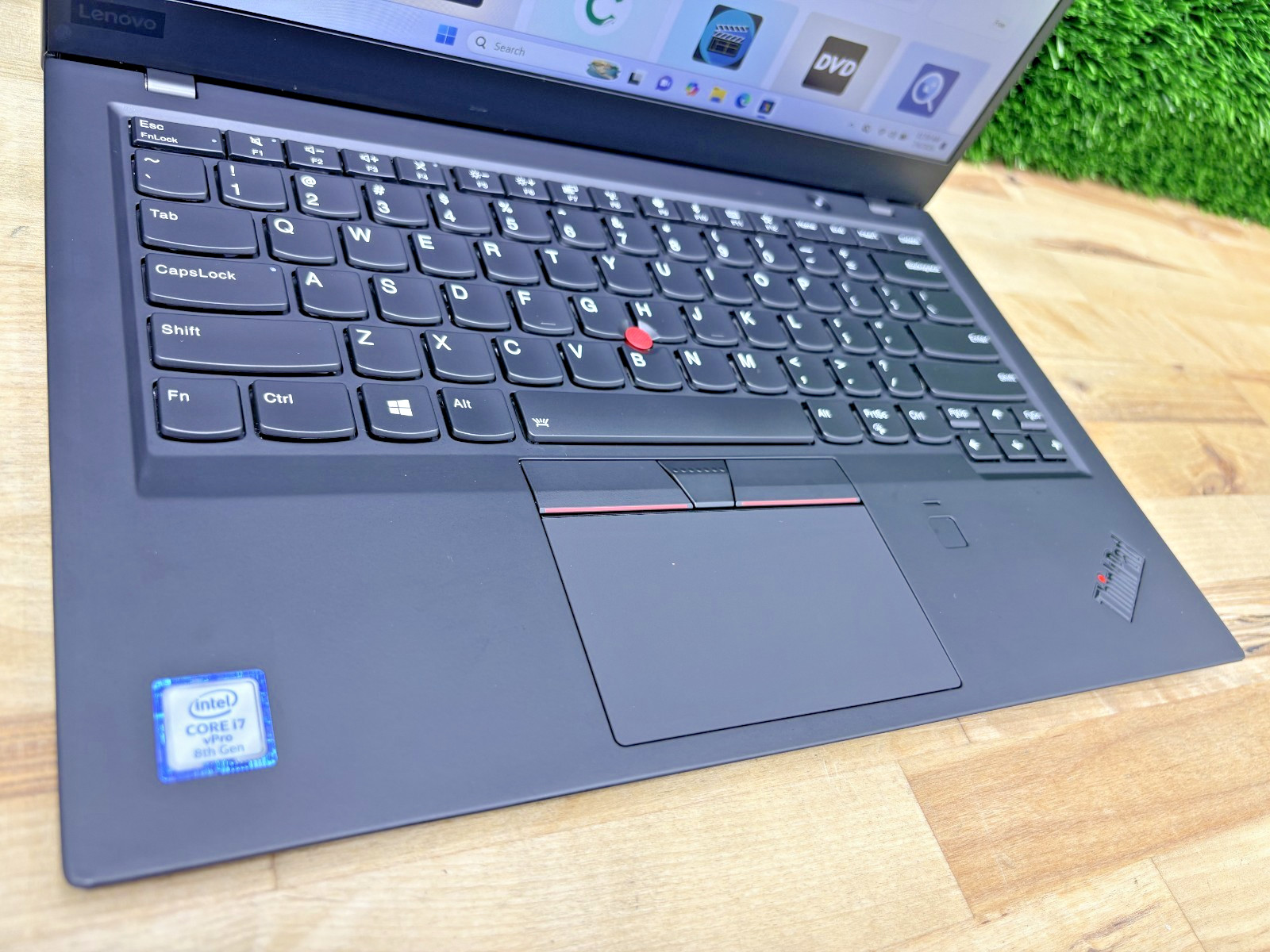 Lenovo ThinkPad X1 Carbon Gen 6 Intel i7-8th Gen 16GB RAM 256GB SSD Win 11 Pro*