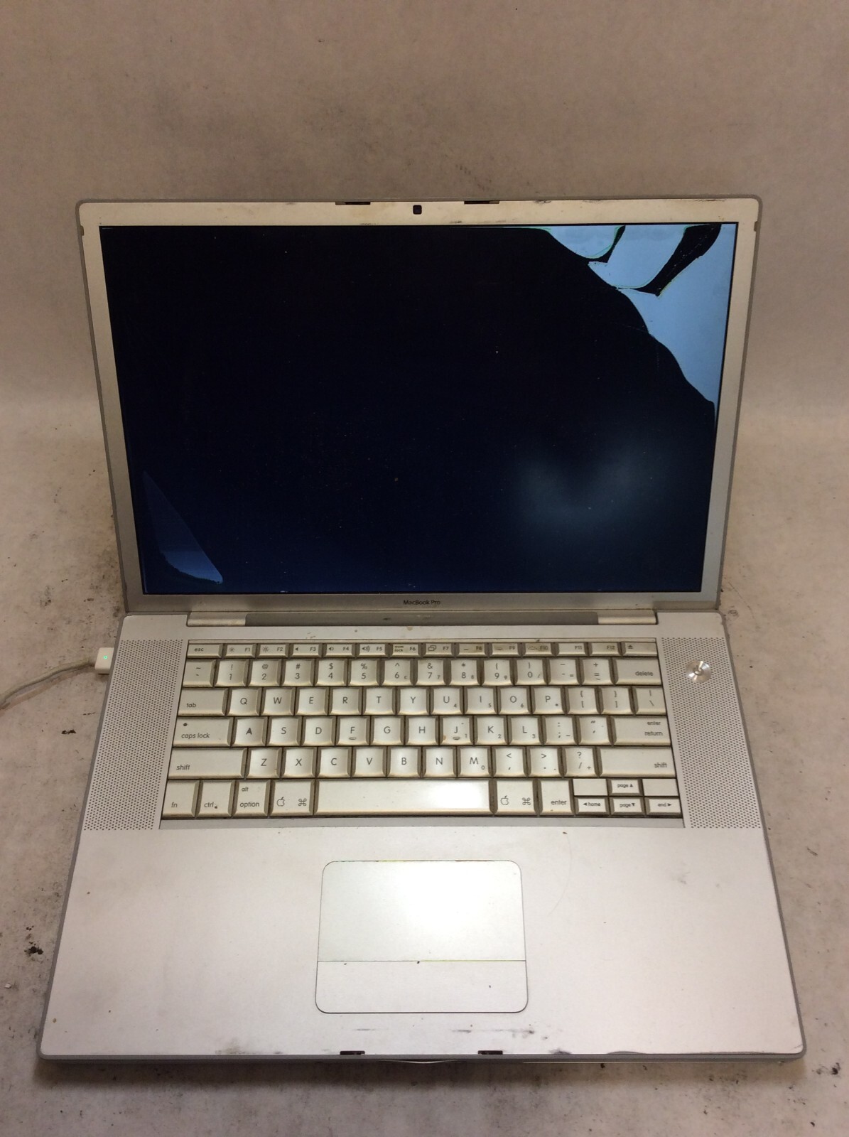 MacBook Pro 3,1 Mid 2007 Laptop 15″ Intel Core 2 Duo 2.4GHz READ DESCRIPTION-PP