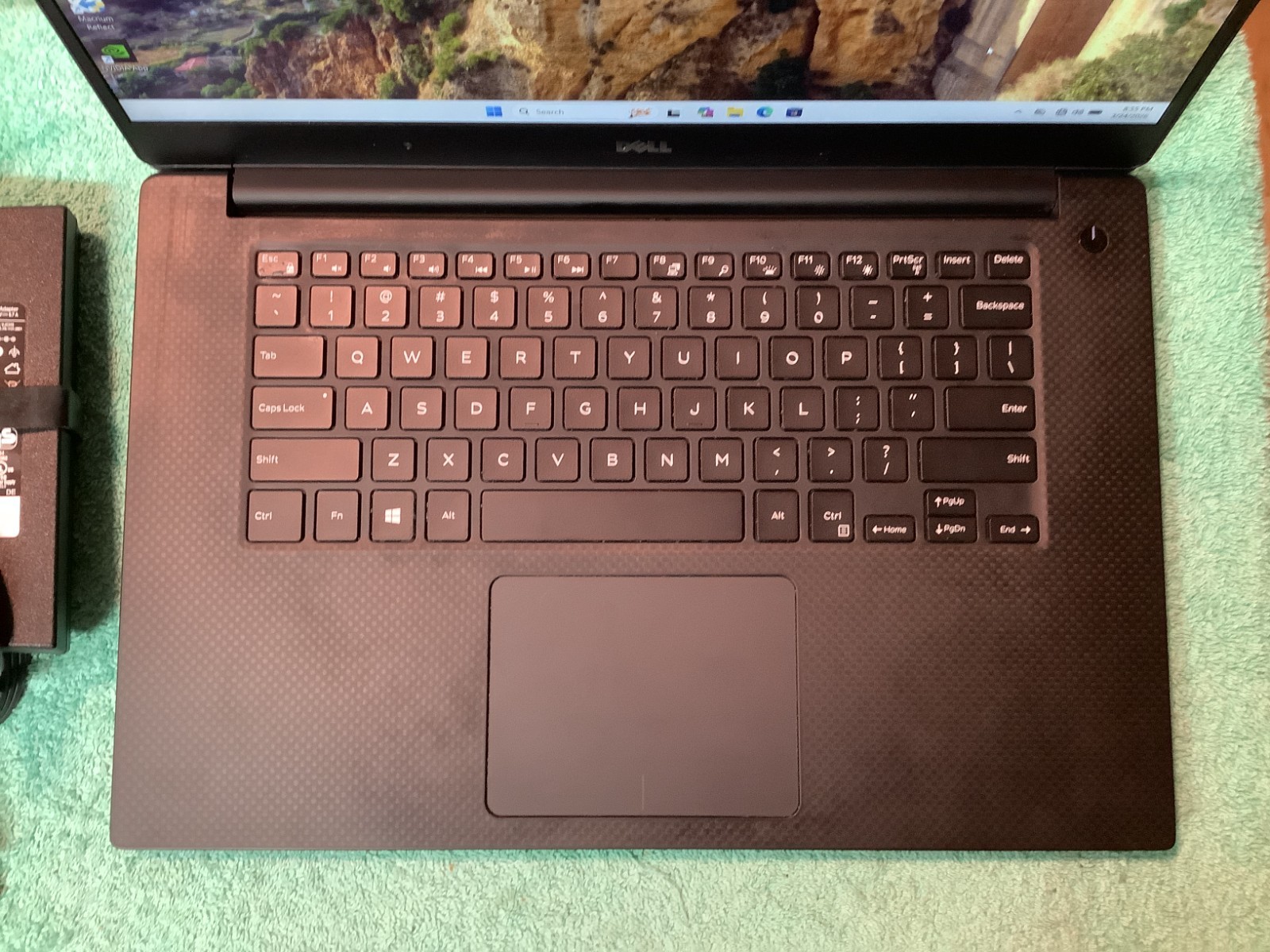 Dell Precision 5510, Nvidia M1000M Xeon E3 1505M, 12GB-256 NVMe + 250 Win 11 Pro