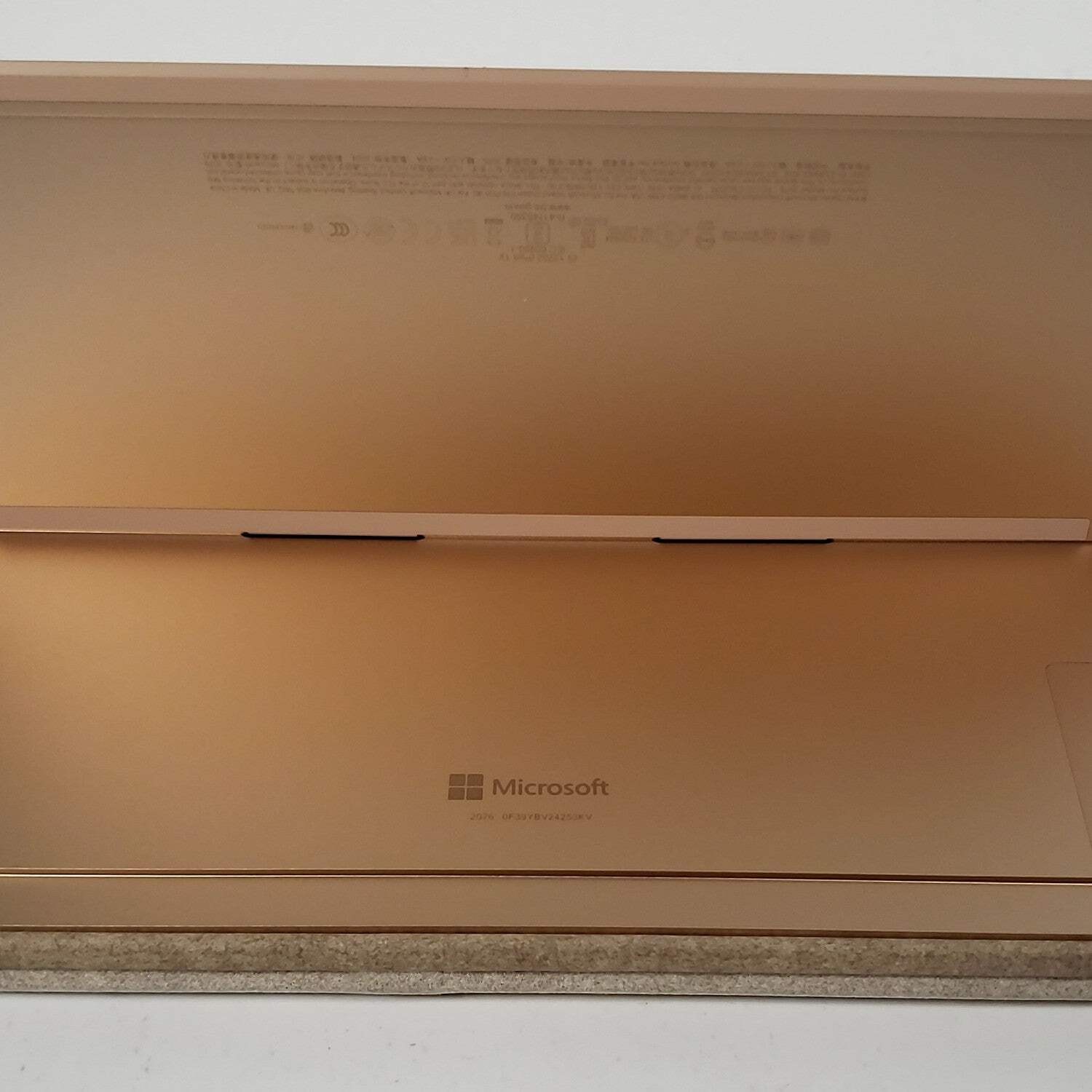 Microsoft Surface Pro 11 2076 13″ Snapdragon X Plus 3.4GHz 16GB RAM 512GB SSD