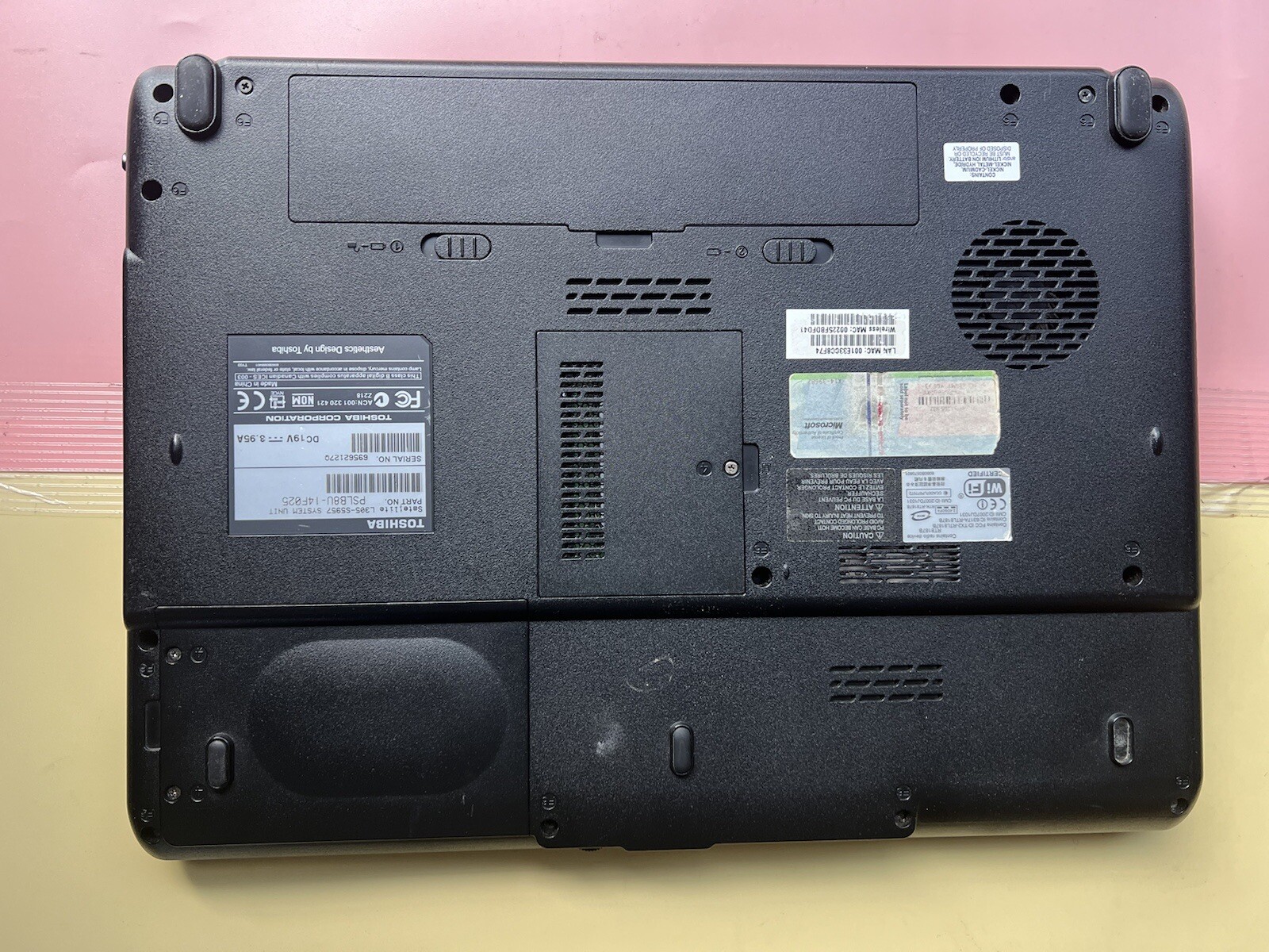 TOSHIBA SATELLITE L305-S5957 Intel Celeron Dual 3GB RAM 320GB HDD LINUX
