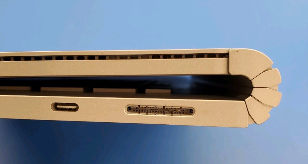 Surface Book 2 Model 1832 Intel Core i5-7300U/256GB SSD/8GB RAM