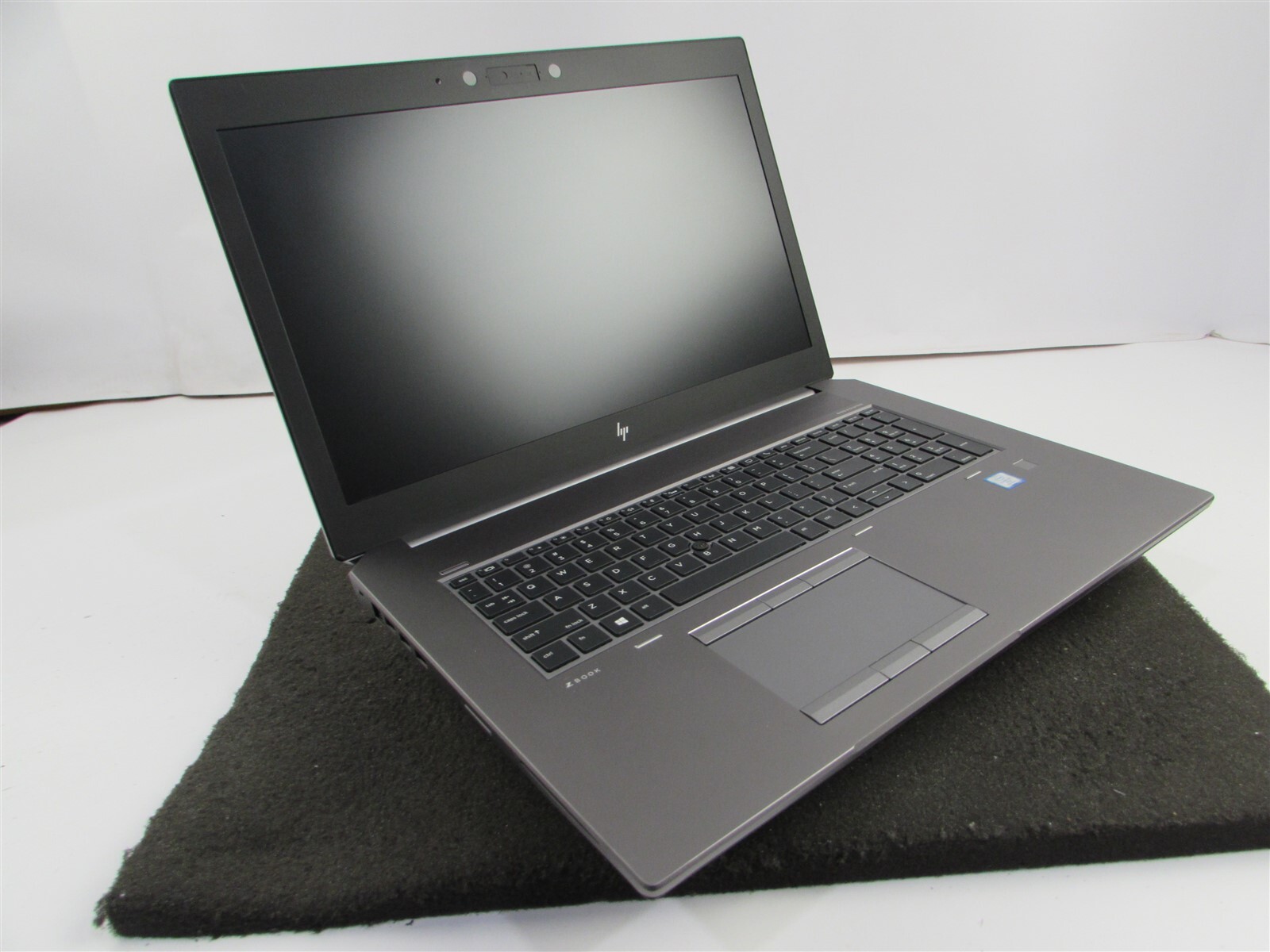 HP ZBOOK 17 (G6) 17.3″ FHD CORE I7-9850H 512GB SSD 32GB RAM RTX 4000 NO O.S