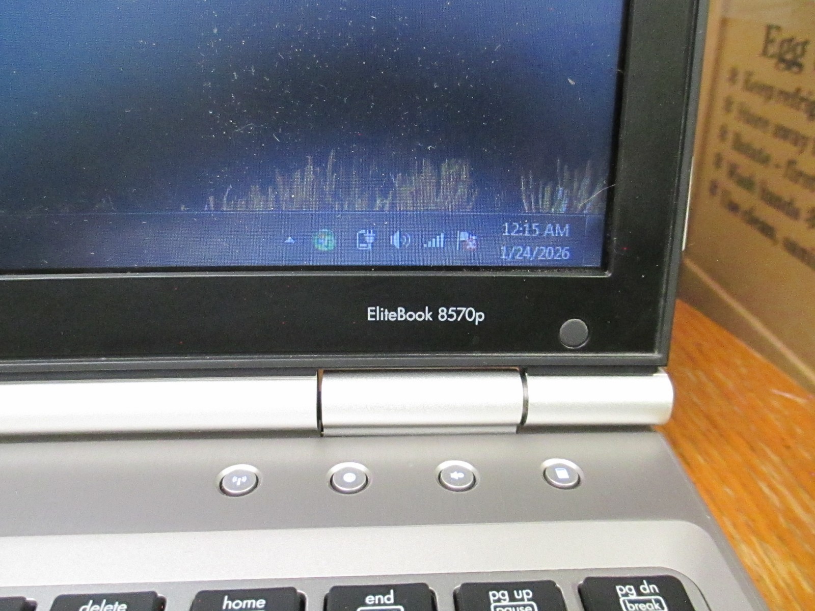 HP Elitebook 8570p Laptop/2.6GHz /4GB Ram/500GB HDD/WebCam/DVD (WORKING) *Nice