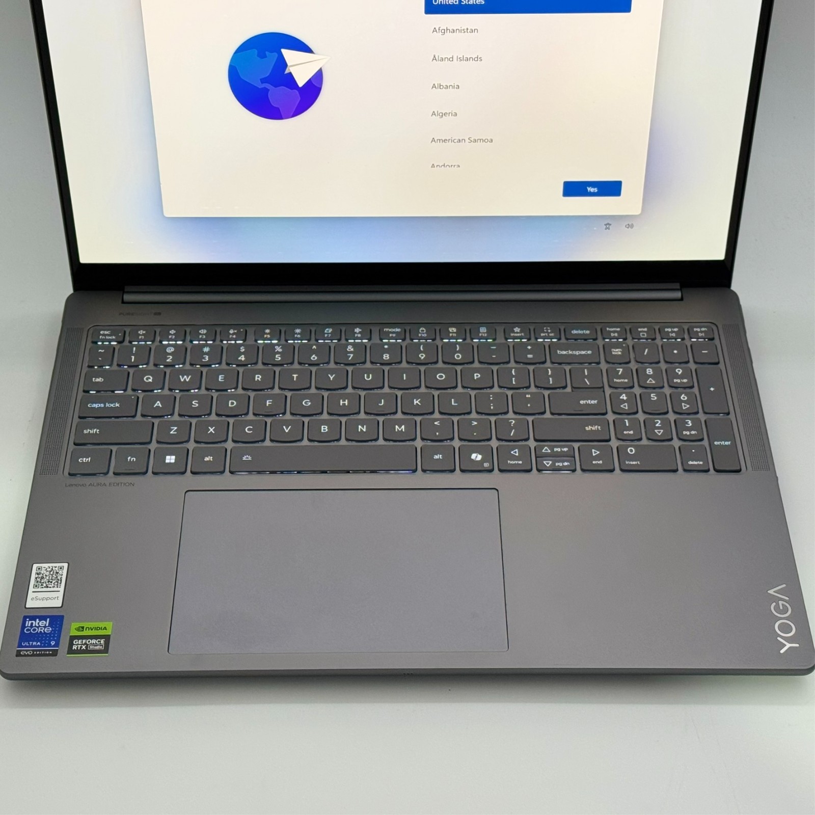 Lenovo Yoga Pro 9i 16″ 2.8K OLED Touch Ultra 9 285H RTX 5050 32GB 1TB Luna Grey