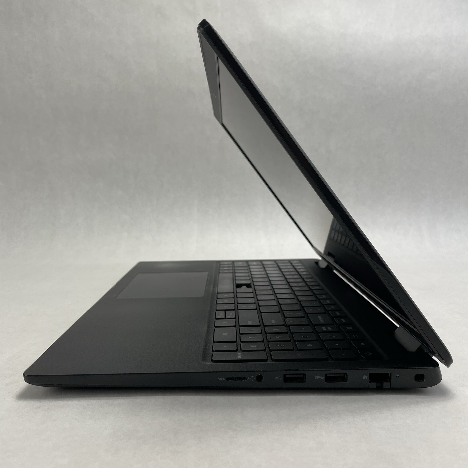 Dell Latitude 3520 15.6″ i5-1135G7 2.40 GHz 8 GB RAM No SSD/OS/AC – Worn Keys