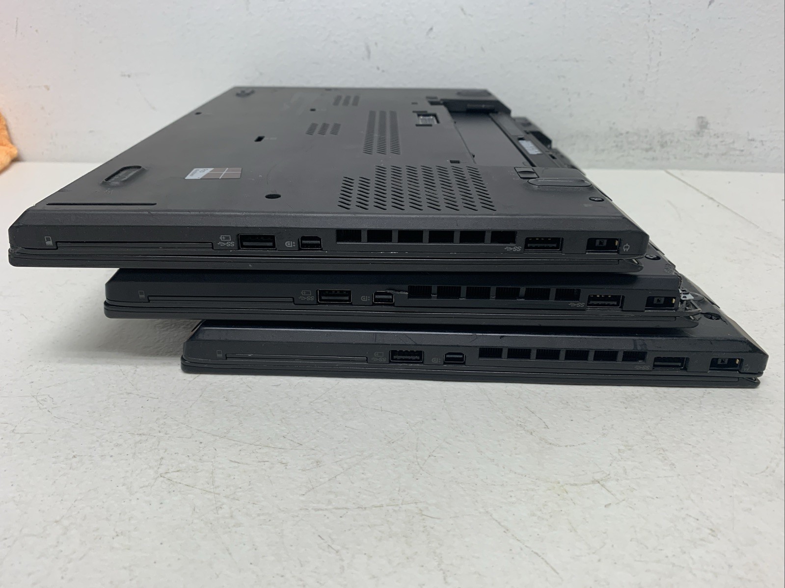 Lote (3) Lenovo ThinkPad T450 i5-5300U 2.30GHz 8GB RAM FOR PARTS AS IS/read Des