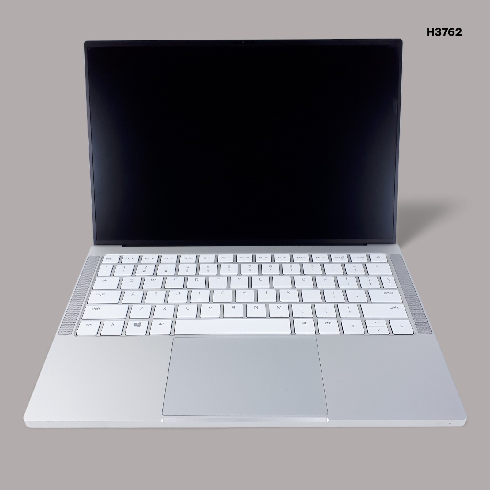 Razer Book 13 2020 RZ09-0357 13.4″ Laptop 11th Gen 16GB For Parts *AS IS*