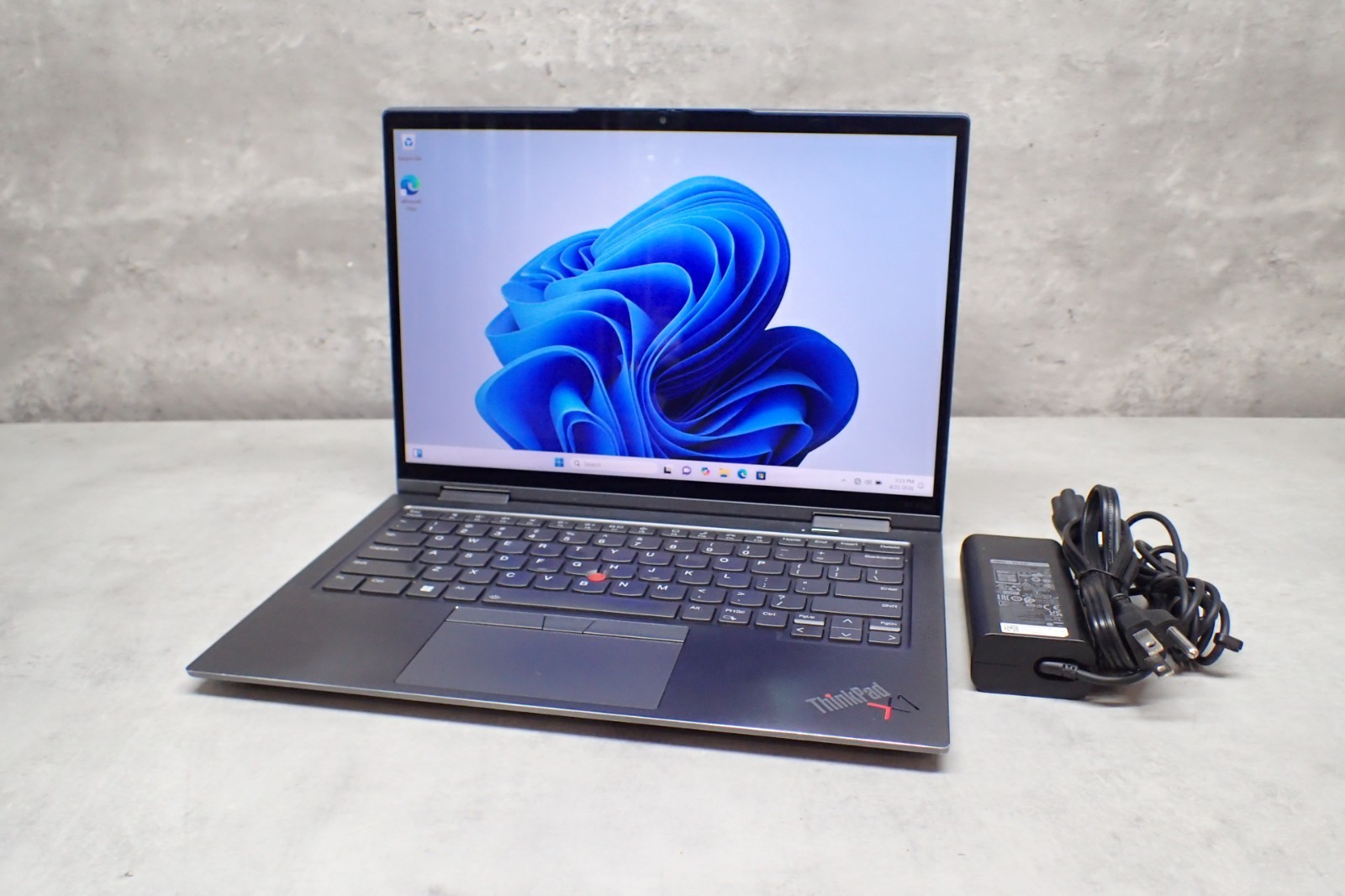 Lenovo ThinkPad X1 Yoga Gen 7 14″ Touch i7-1270P 2.2Ghz 16GB RAM 512GB SSD Gray