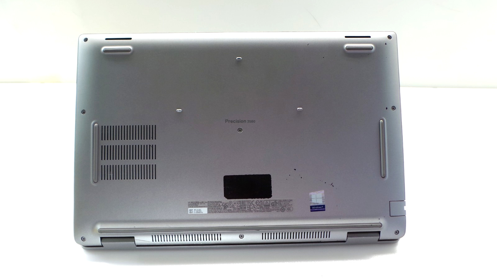 Dell Latitude 3560 15.6″ | i5-1145G7 2.60GHz | 16GB RAM 512GB NVMe | WIN 11 PRO
