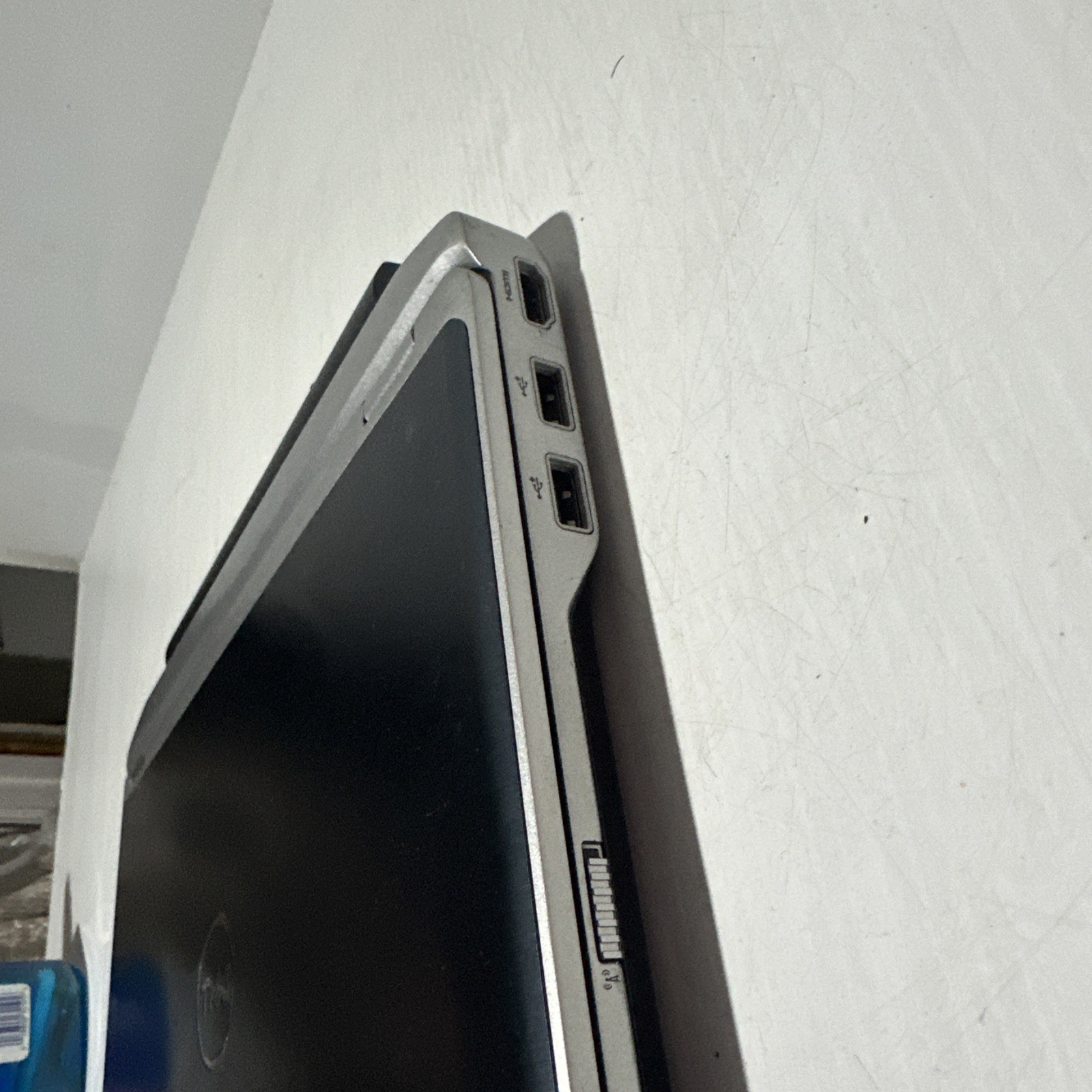 Dell Latitude E6220 12″ Laptop i7-2620m 4gb Ram No Drives Boots Bios No P/S