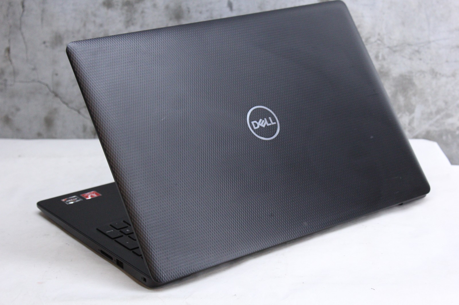 Dell Inspiron 3585 | Grade B- | Ryzen 3 2200U, 8GB Ram, 256GB NVMe, Win11 Home