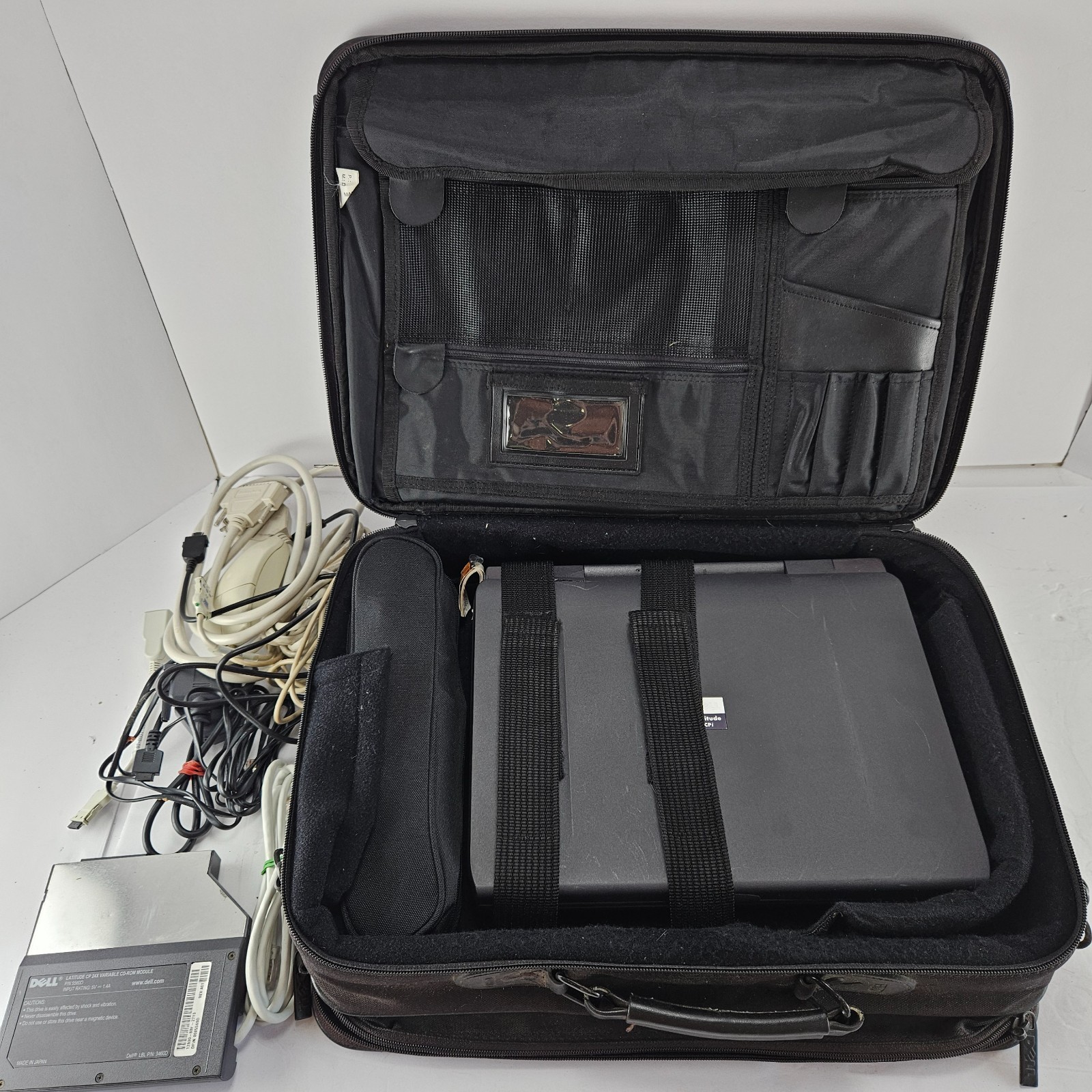 Vintage Dell Latitude CPi D266XT Pentium II 266 Laptop + Case + AC Adapter
