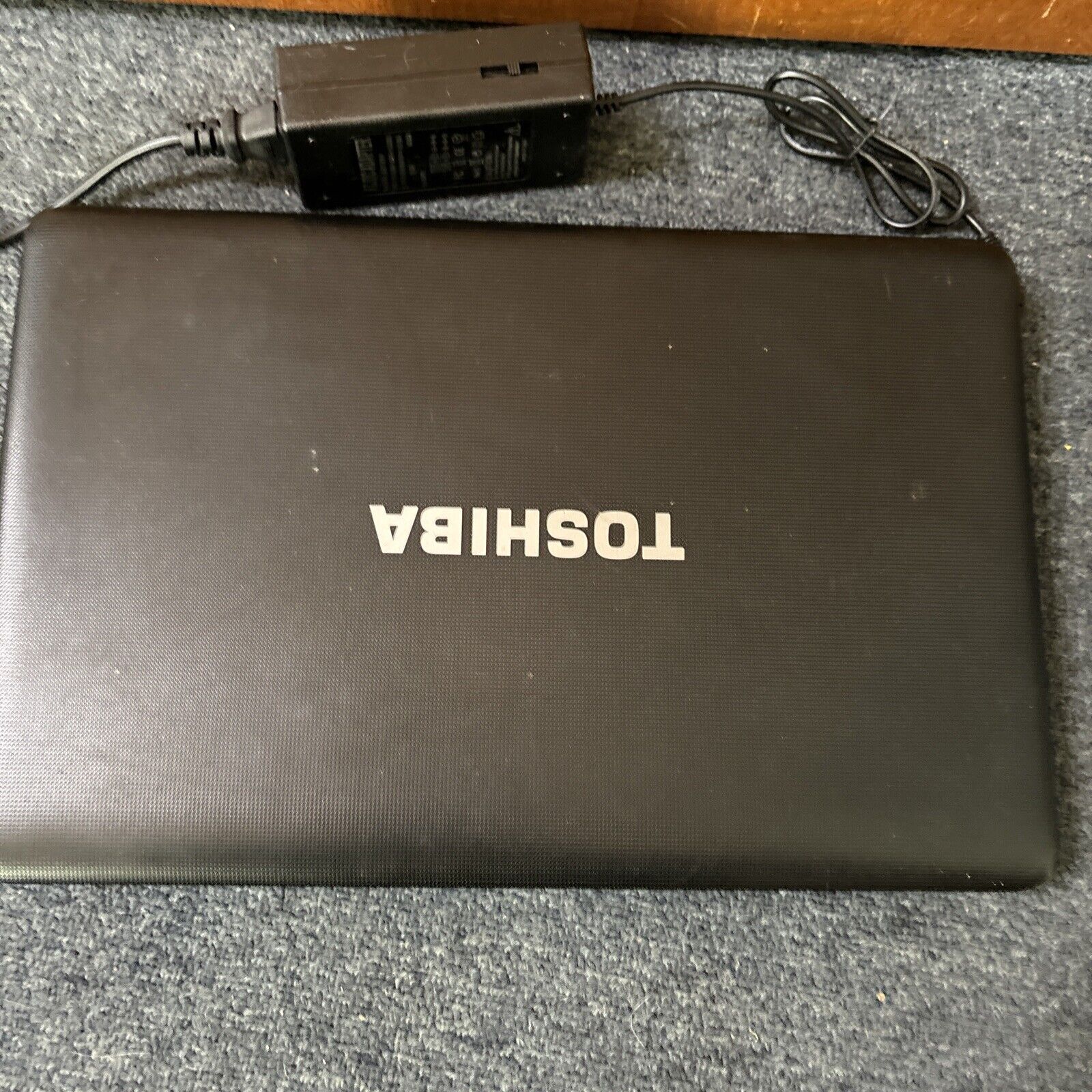 Toshiba Satellite C665 i3-2310M 4gb RAM 300gb HDD DVD *Arrow Keys Not Working