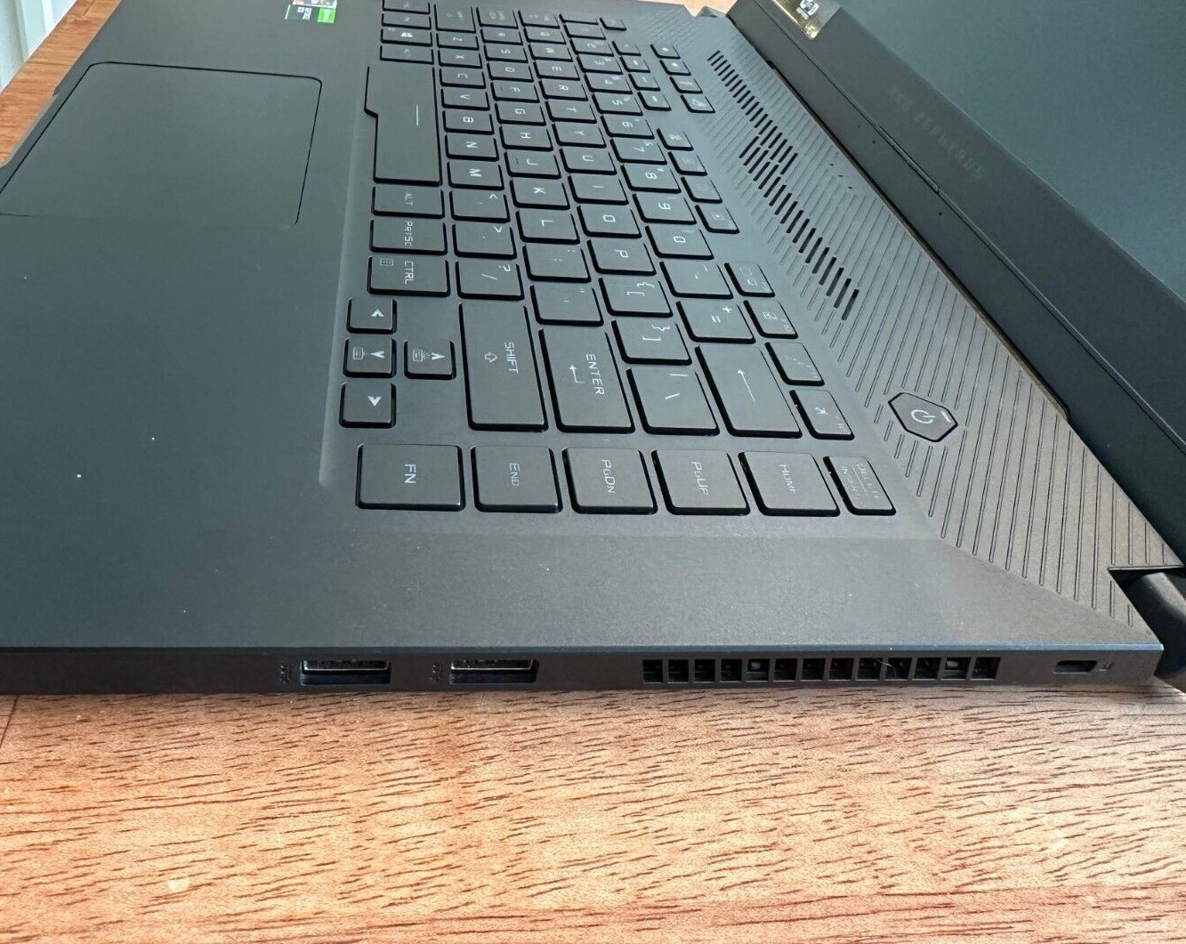 ASUS Zephyrus 15.6″ 120Hz (AMD Ryzen 7 3.70GHz, 24GB RAM, 1 TB SSD, GTX 1660Ti)