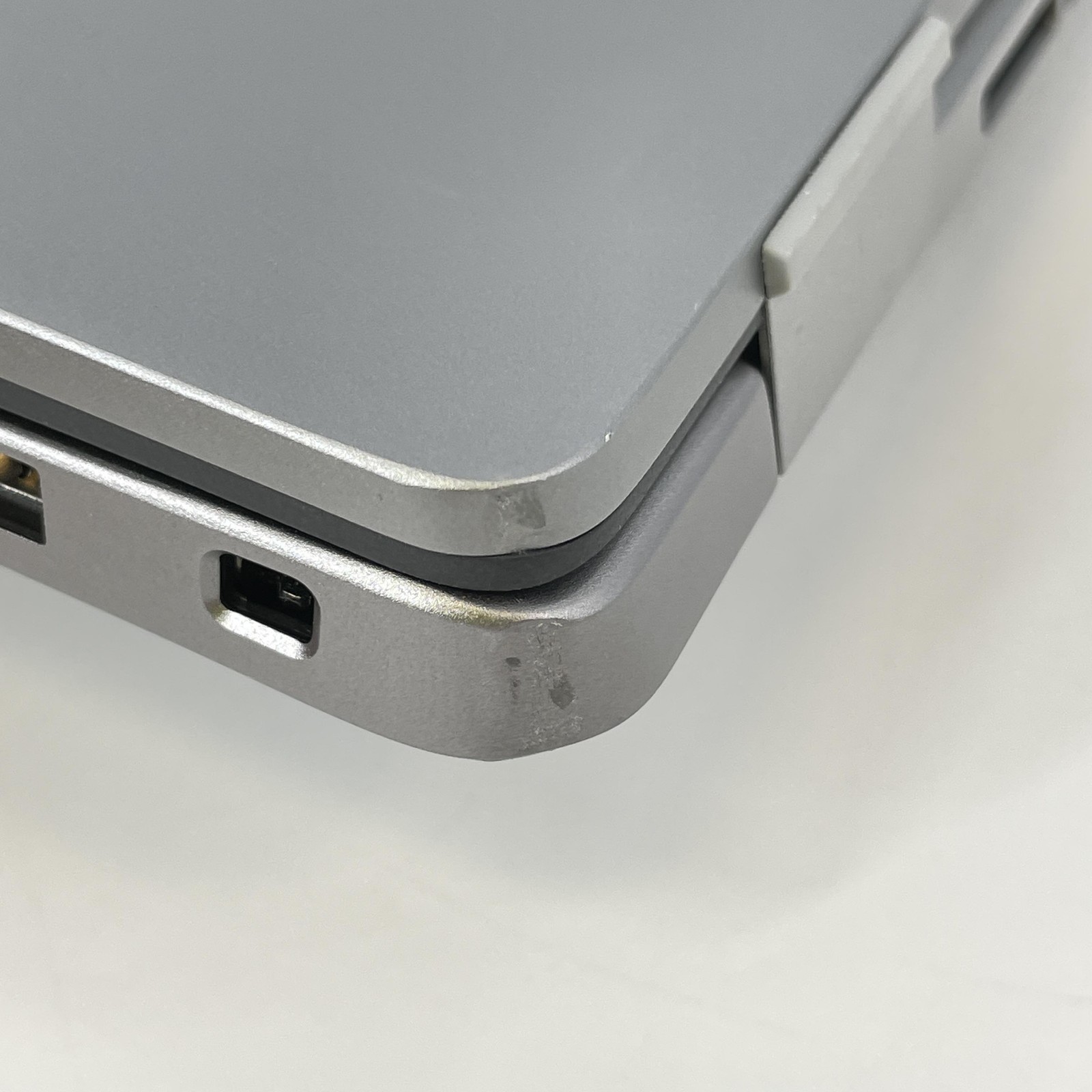 Dell Latitude 7450 14 QHD+ TOUCH 3.8 GHz Ultra 7 165H 32GB 256GB SSD FRAME GAP