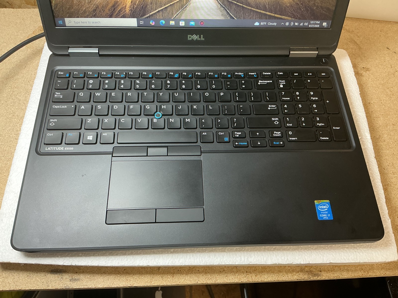 Dell latitude E5550 laptop core i7-5600U 2.60GHz 8GB Ram Windows 10 Pro