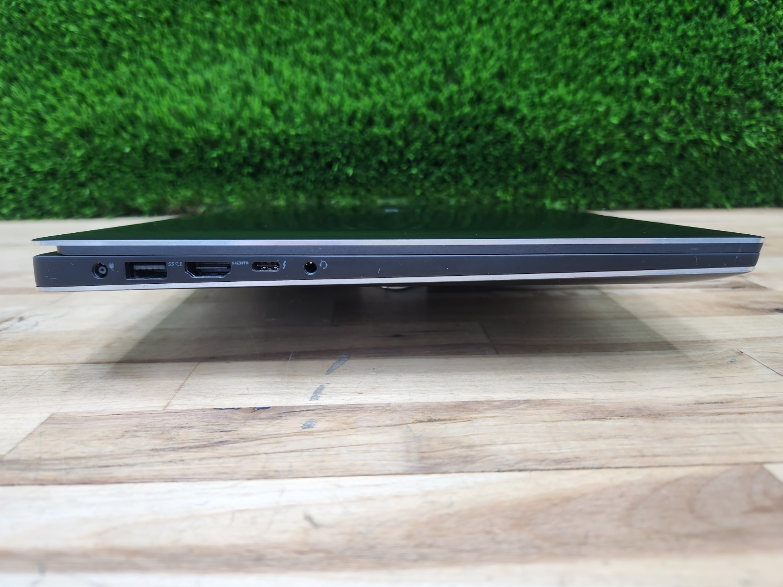 Dell Precision 5520 15.6″ 4K Touchscreen i7-7820HQ 16GB RAM Quadro M1200 Win 11~