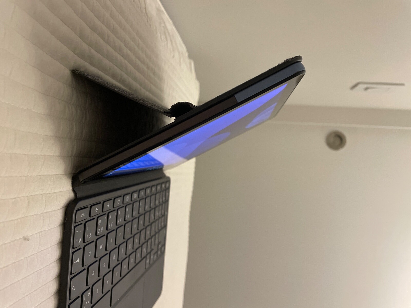 Lenovo IdeaPad Duet Chromebook 10.1″ Tablet – COMES WITH A FREE GIFT 🎁 💻